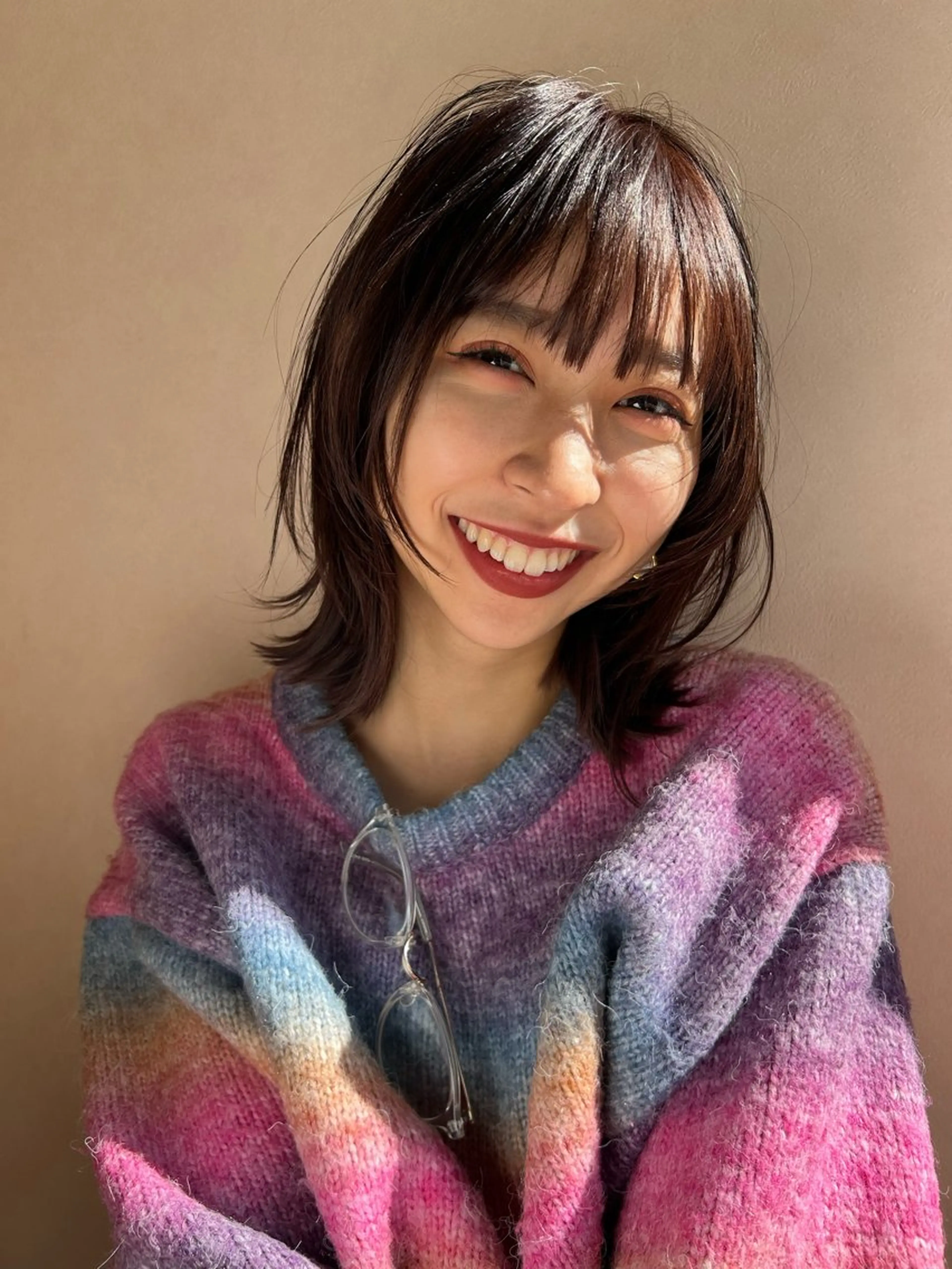 ミディアム カラー レイヤーカット にった みずきのヘアスタイル