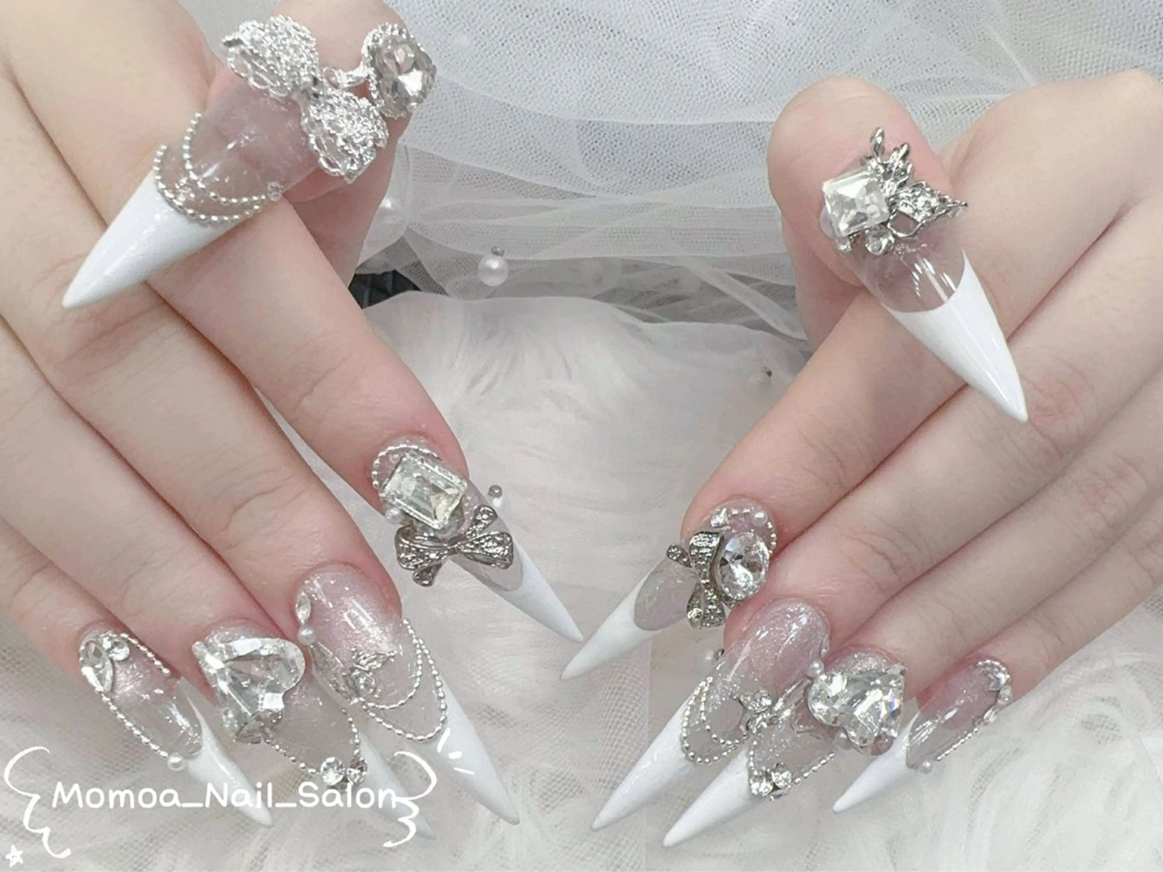 ネイル 成人式 ロングネイル マグネットネイル 大理石ネイル(マーブル) リボン ハンドネイル MoMoA Nail ネイル長さ出し専門店のネイルデザイン