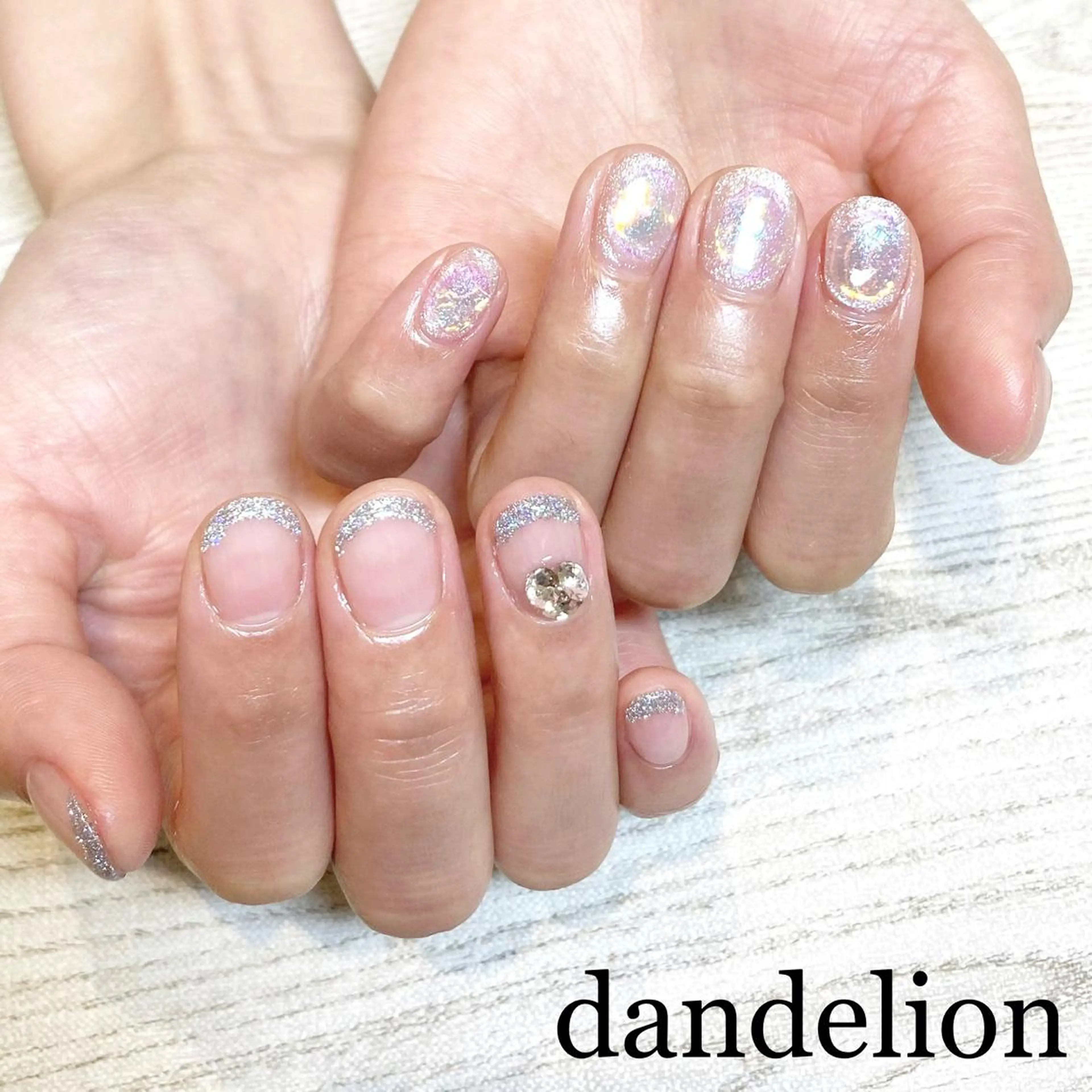 ネイル フラッシュネイル フレンチネイル 氷ネイル・うるうるネイル ハンドネイル ハンドケア dandelion ダンデライオンのネイルデザイン