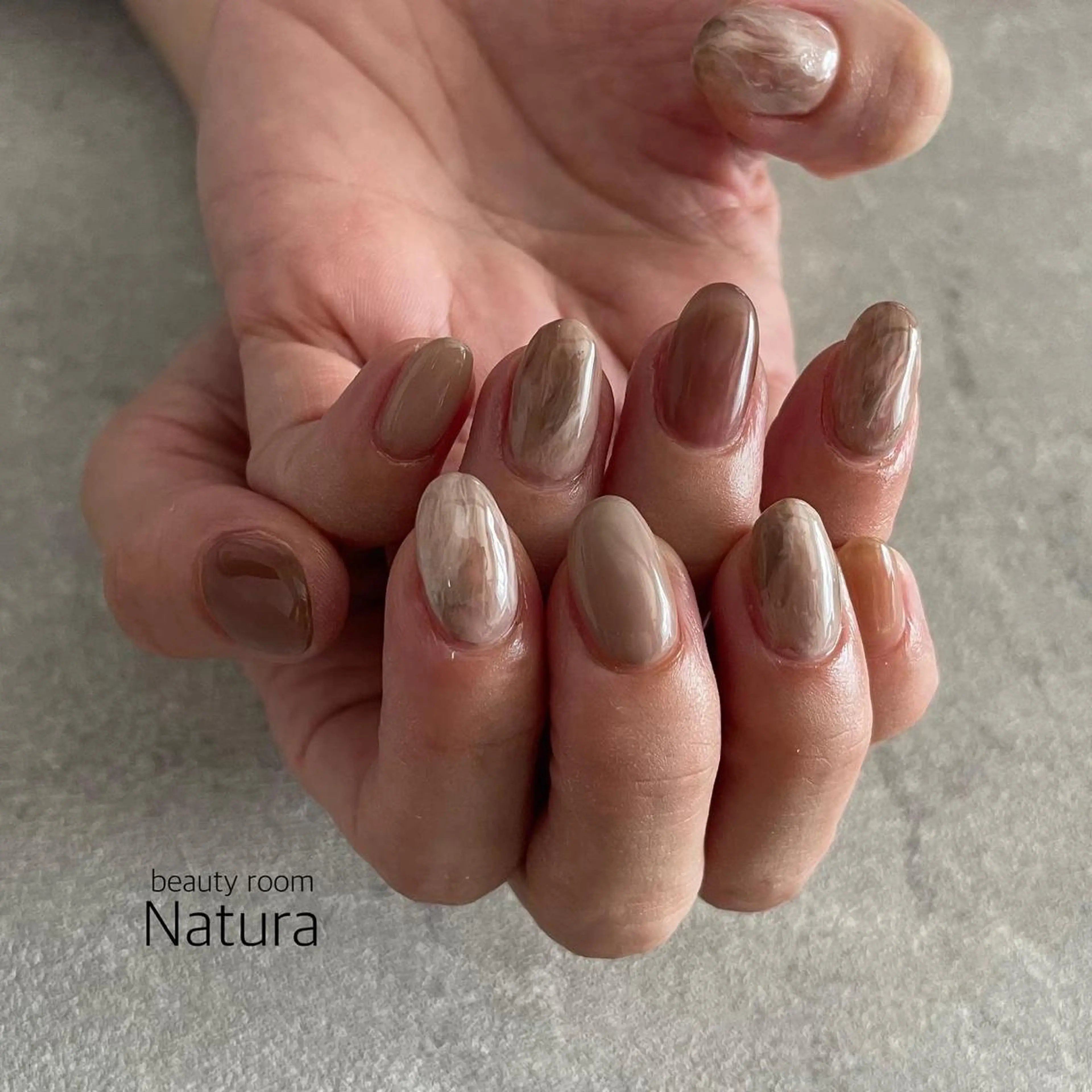 ネイル マツエク・マツパ アイブロウ ハンドネイル beautyroom Naturaのネイルデザイン