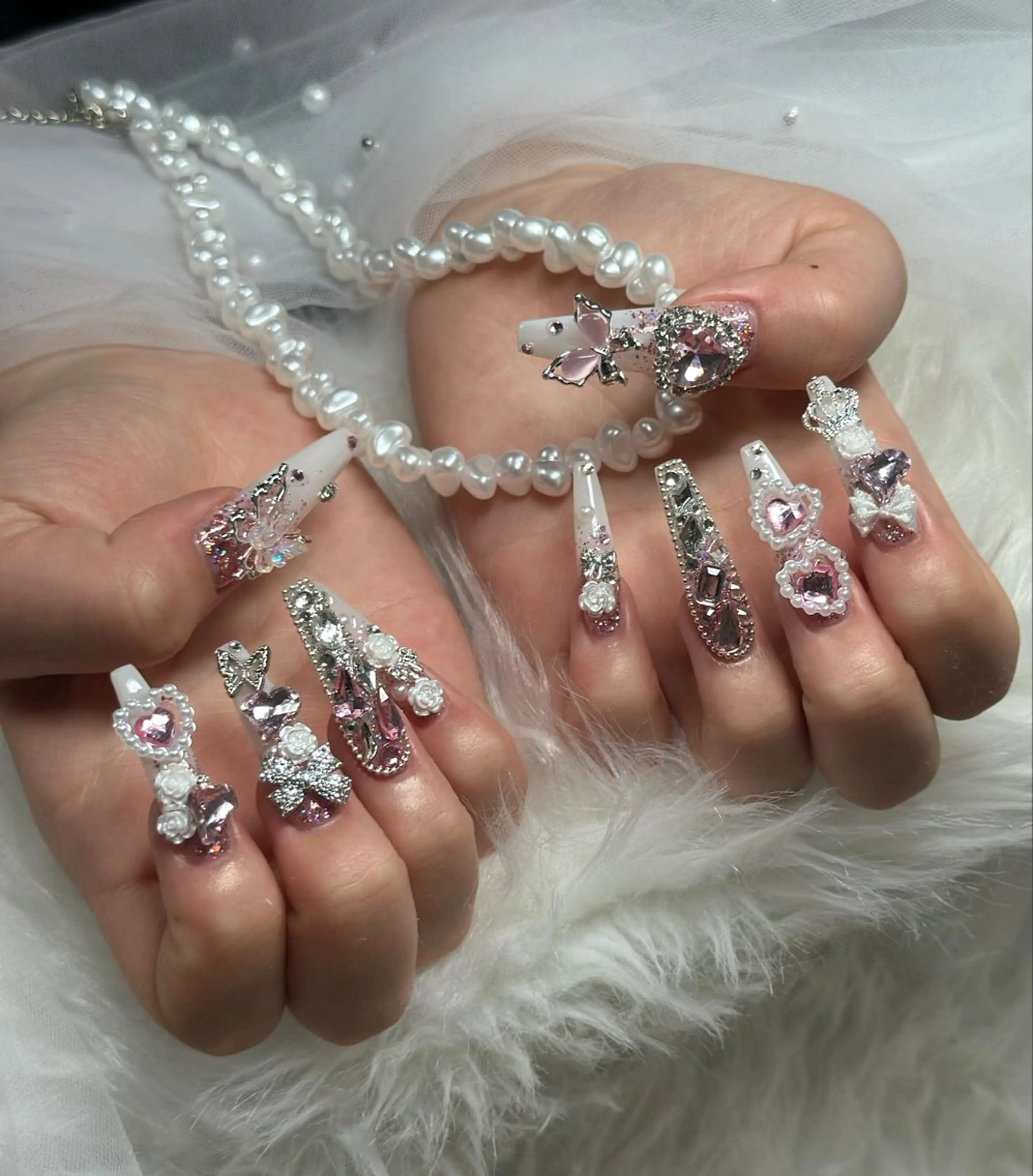 ネイル フレンチネイル ジェルネイル ガラスフレンチ ハロウィン ハート H.baby Nail Salonのネイルデザイン