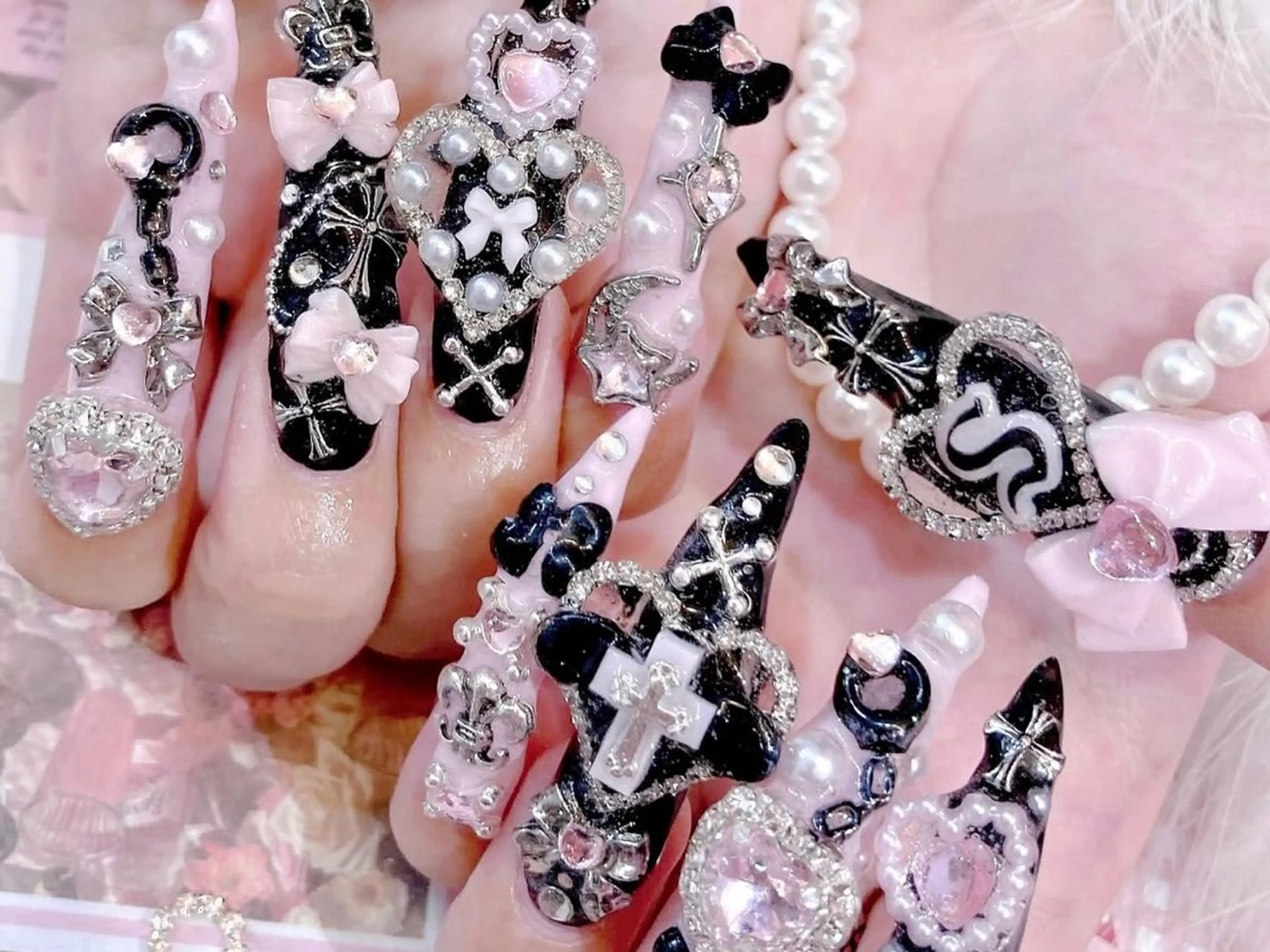 メンズ ネイル アートネイル フレンチネイル ジェルネイル キラキラネイル パラジェル Bloom スカルプ専門店のネイルデザイン