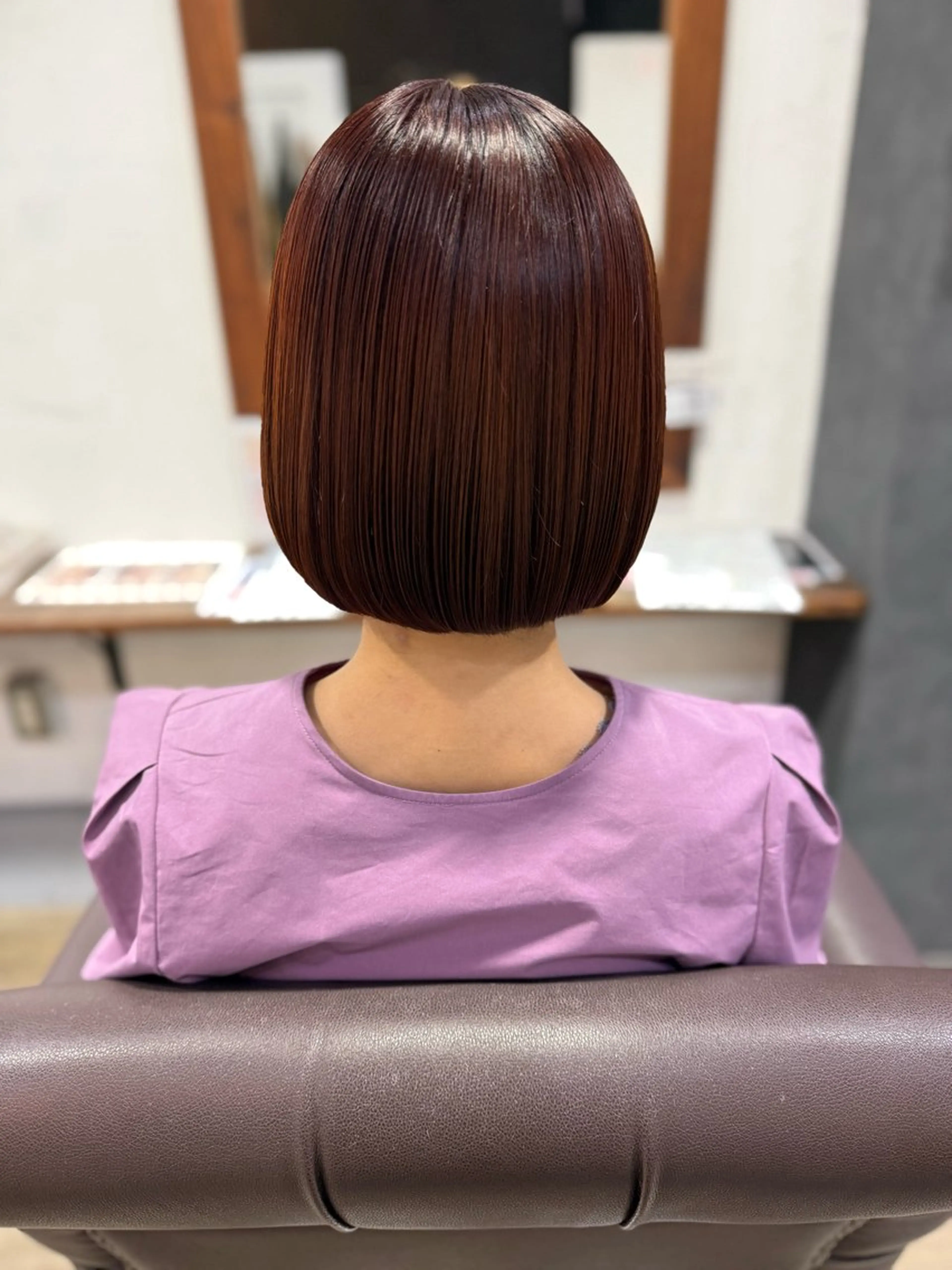 顎ライン切りっぱなしボブ/ワンレングスカットの写真