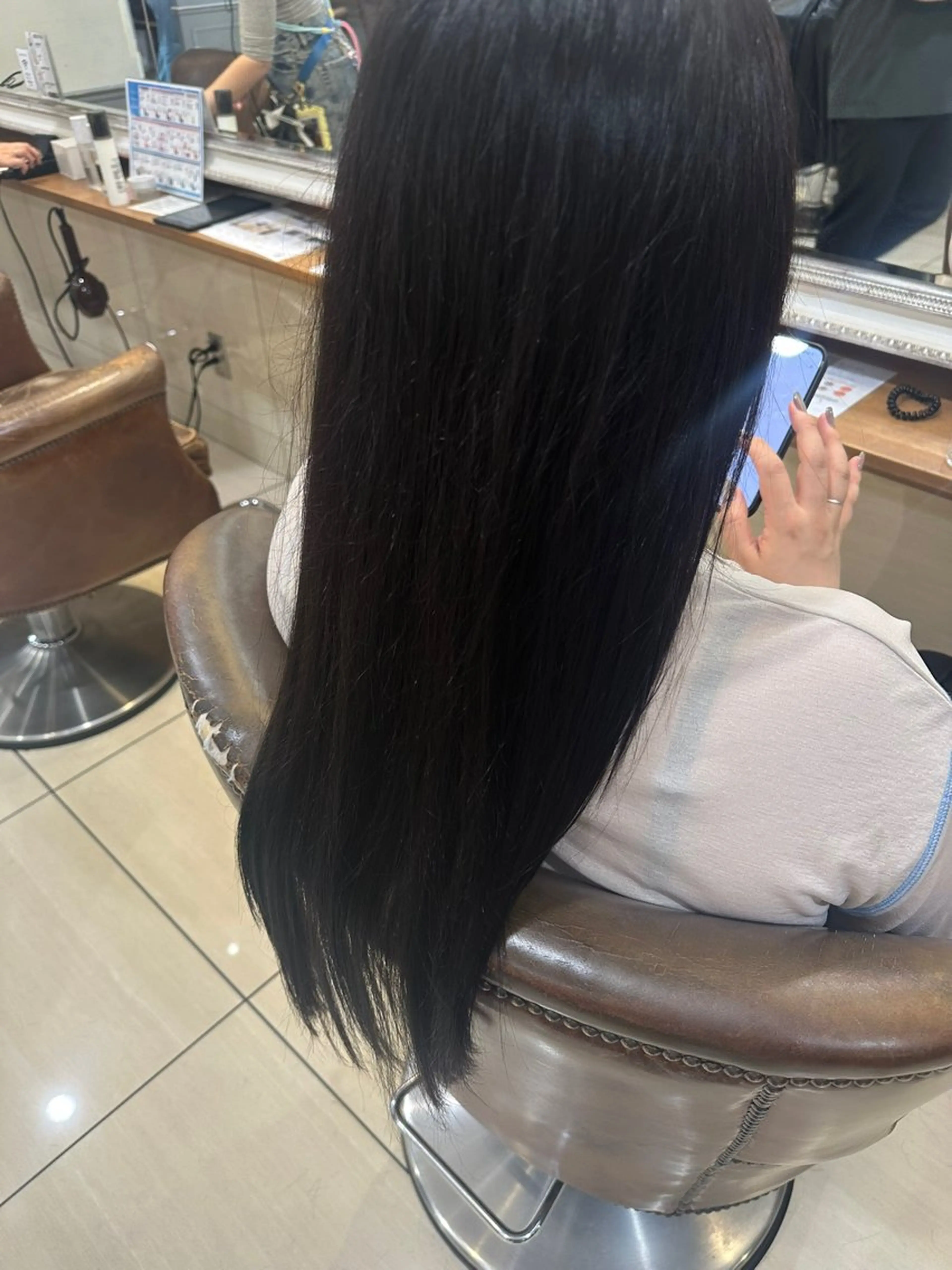 ロング カラー 黒髪 ヘアカラー 横浜⭐️カラーセット モデル💫あみ💫のヘアスタイル