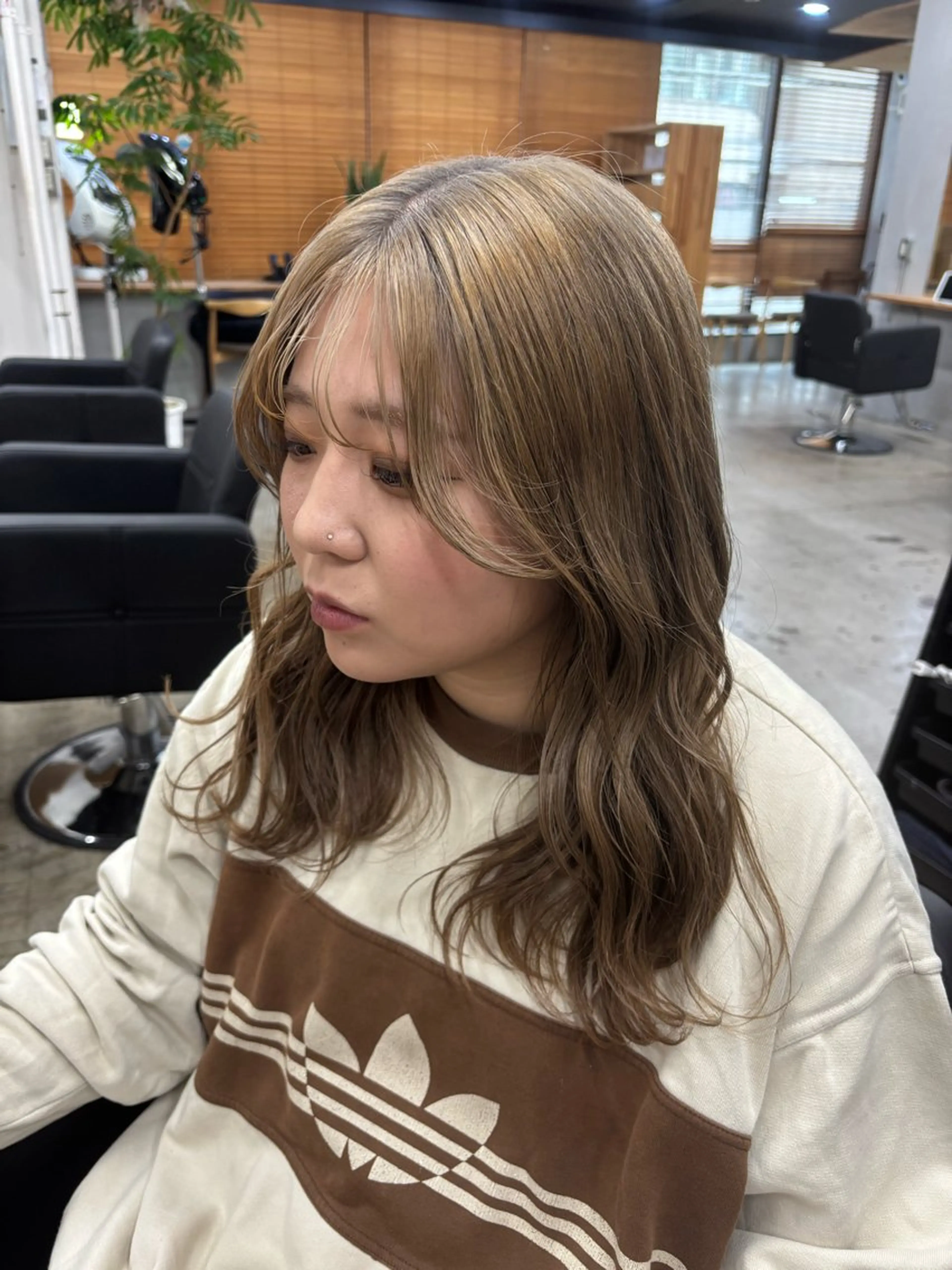 セミロング カラー mono / Manatoのヘアスタイル