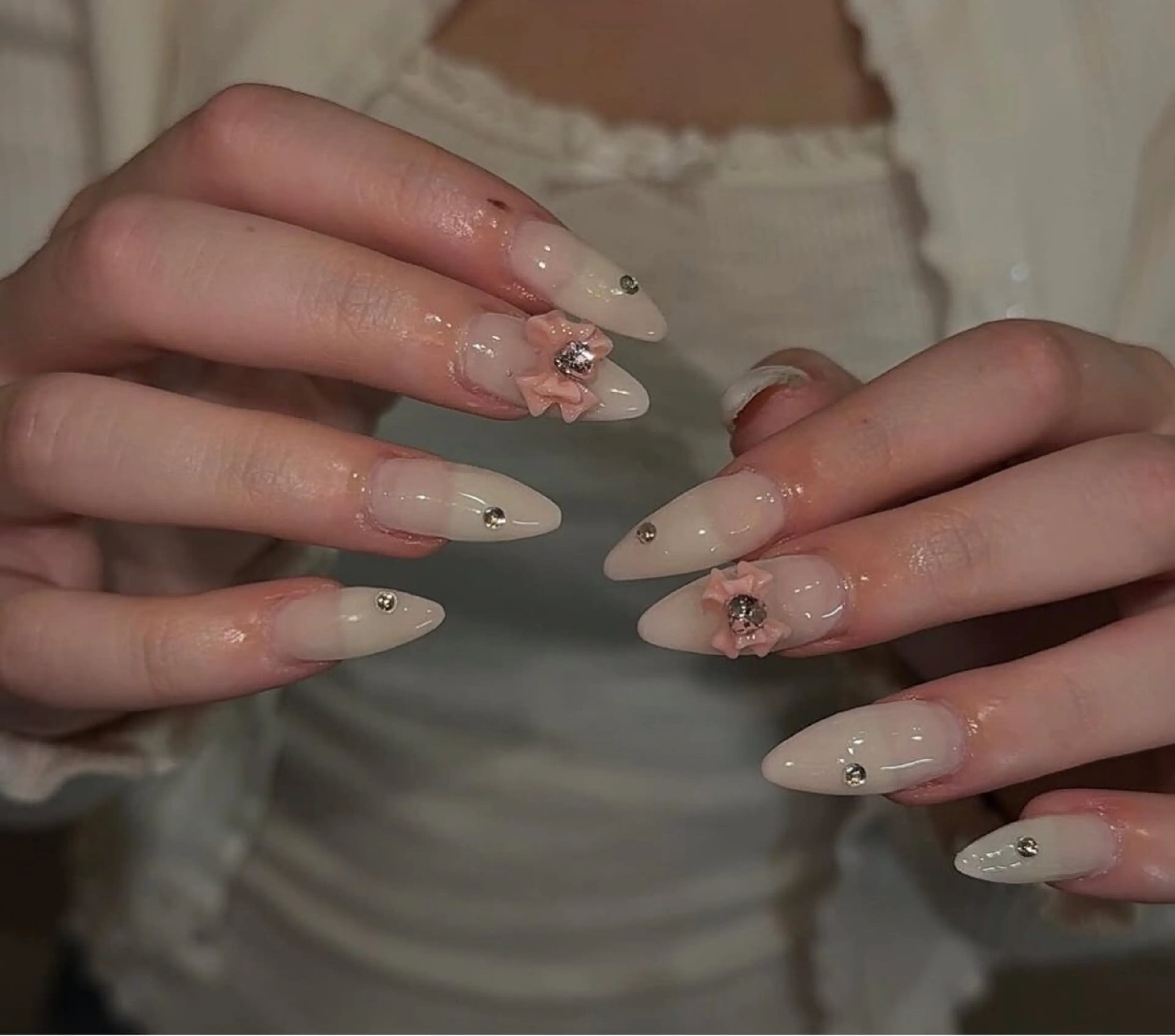 チップ長さ出し10本＋アートやり放題＋パーツ2個の写真