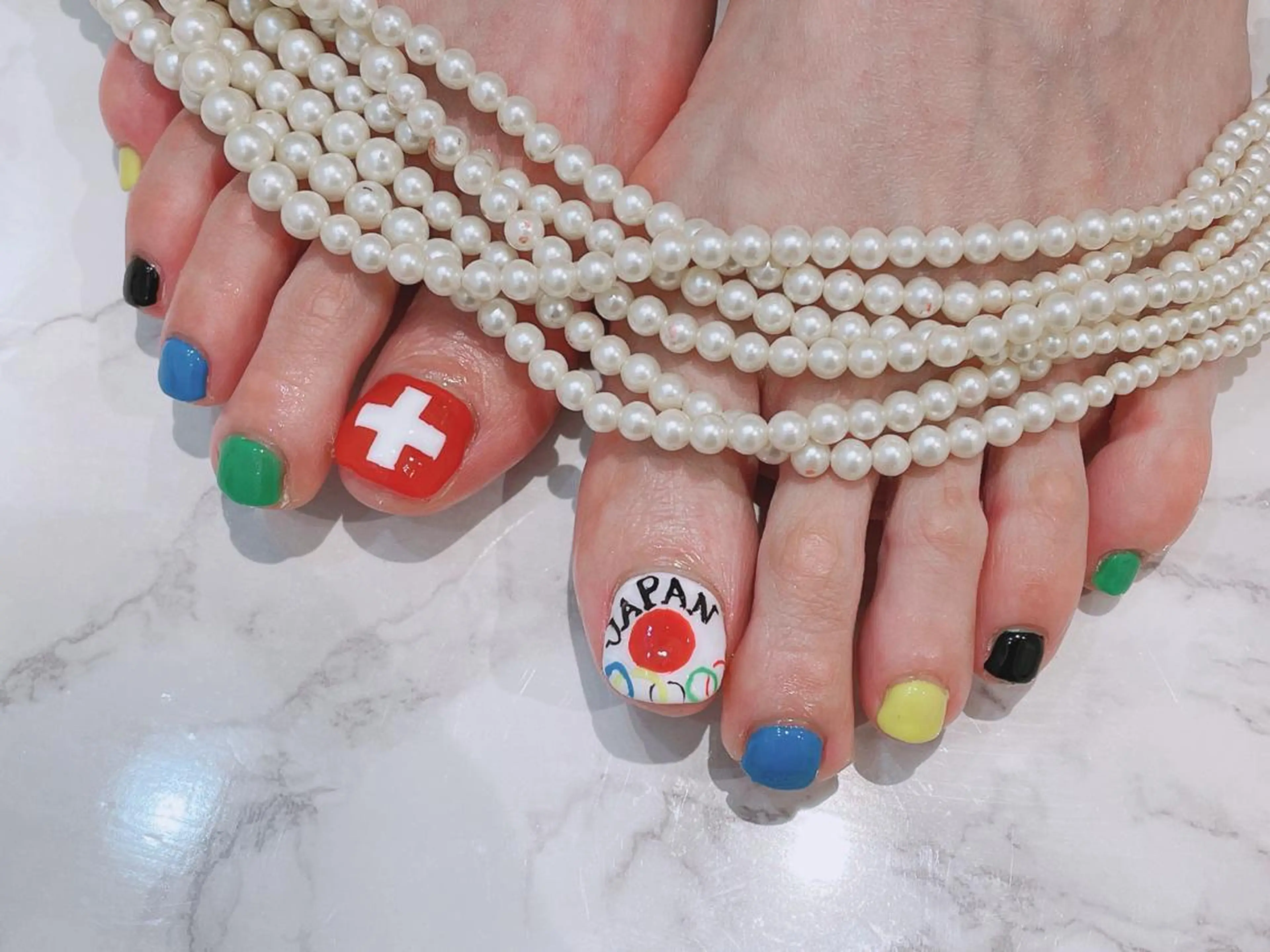 ネイル フットネイル SINCERELY シンシアリー🌈のネイルデザイン