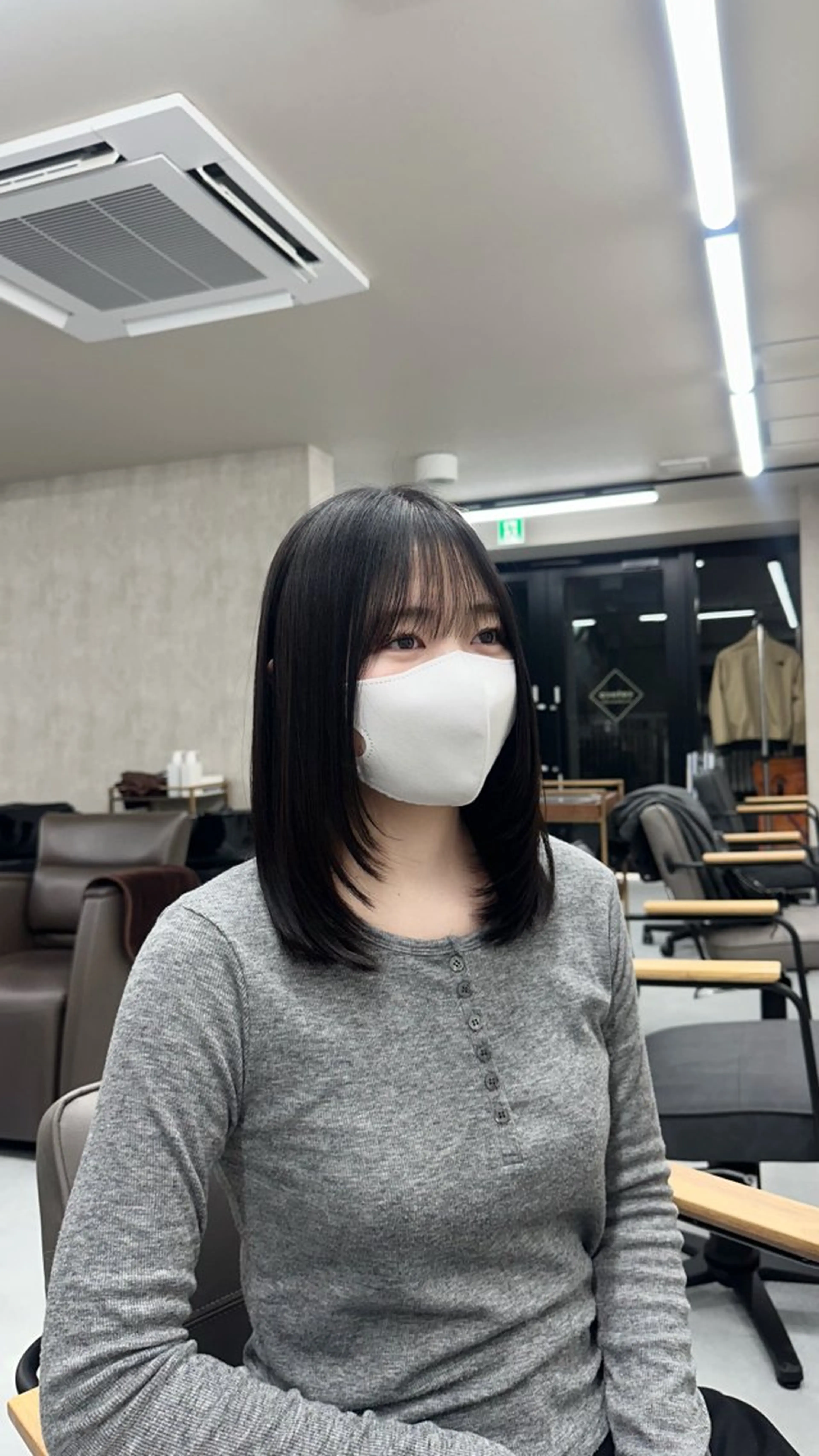 セミロング カラー 顔まわりレイヤー レイヤーカット カット ヘアカラー トリートメント 韓国レイヤー・ボブ/ 暖色⭐️優香⭐️のヘアスタイル