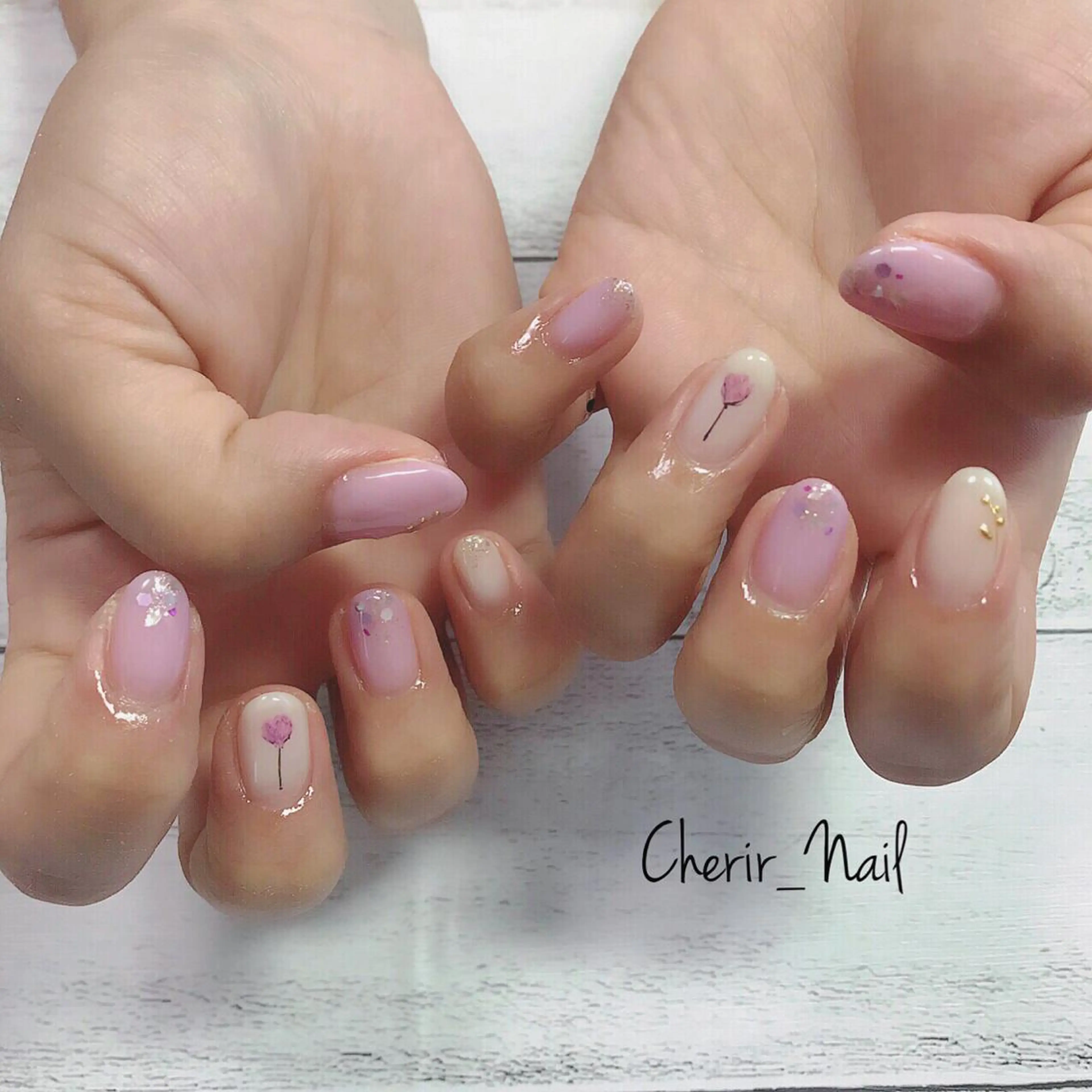 ネイル アートネイル フラワーネイル ラメ(グリッター) ワンカラーネイル ピンク Cherirnail kaoriのネイルデザイン