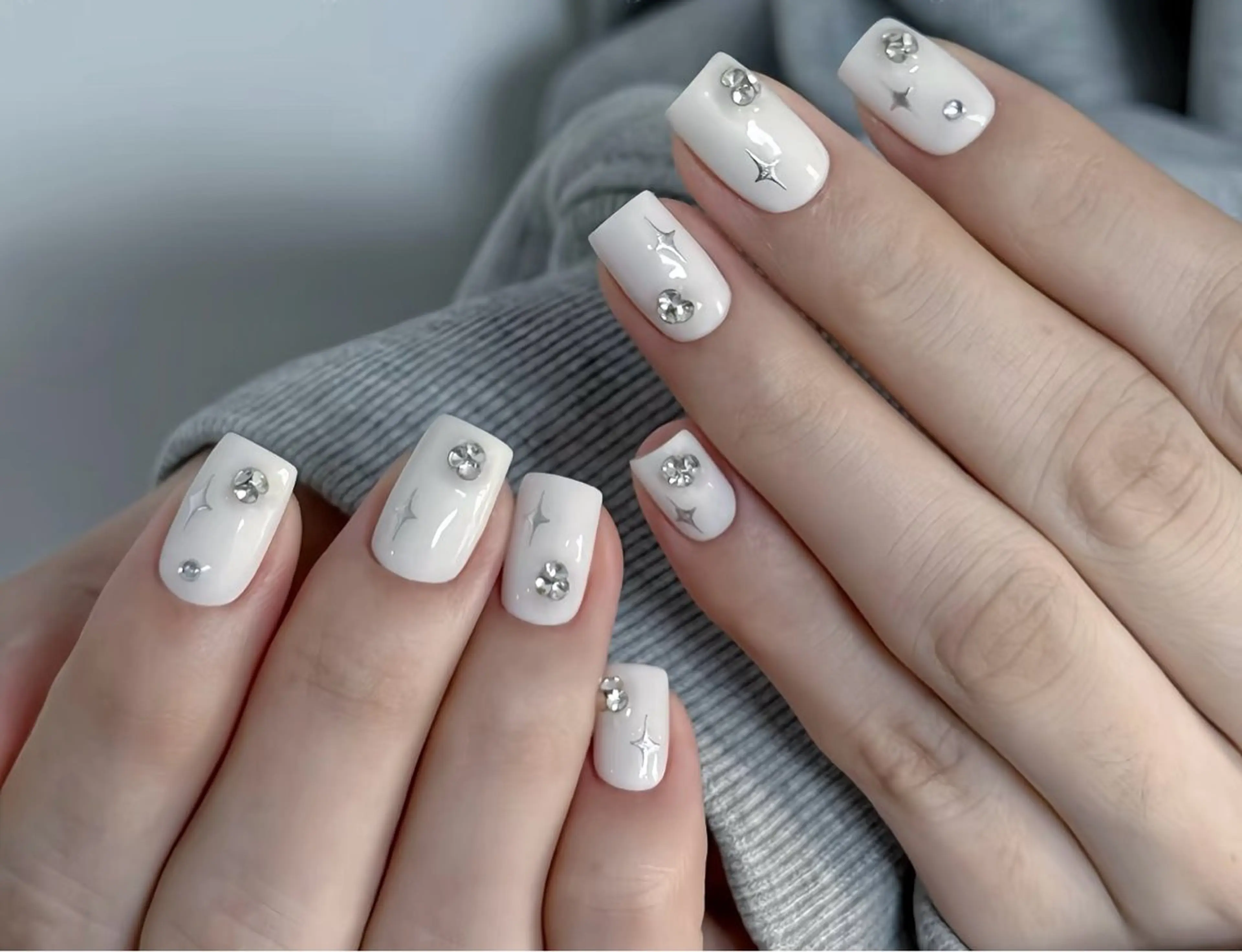 ネイル アートネイル オーロラネイル チークネイル フレンチネイル ガラスフレンチ ハンドネイル 🎀YooLi Nail salonのネイルデザイン