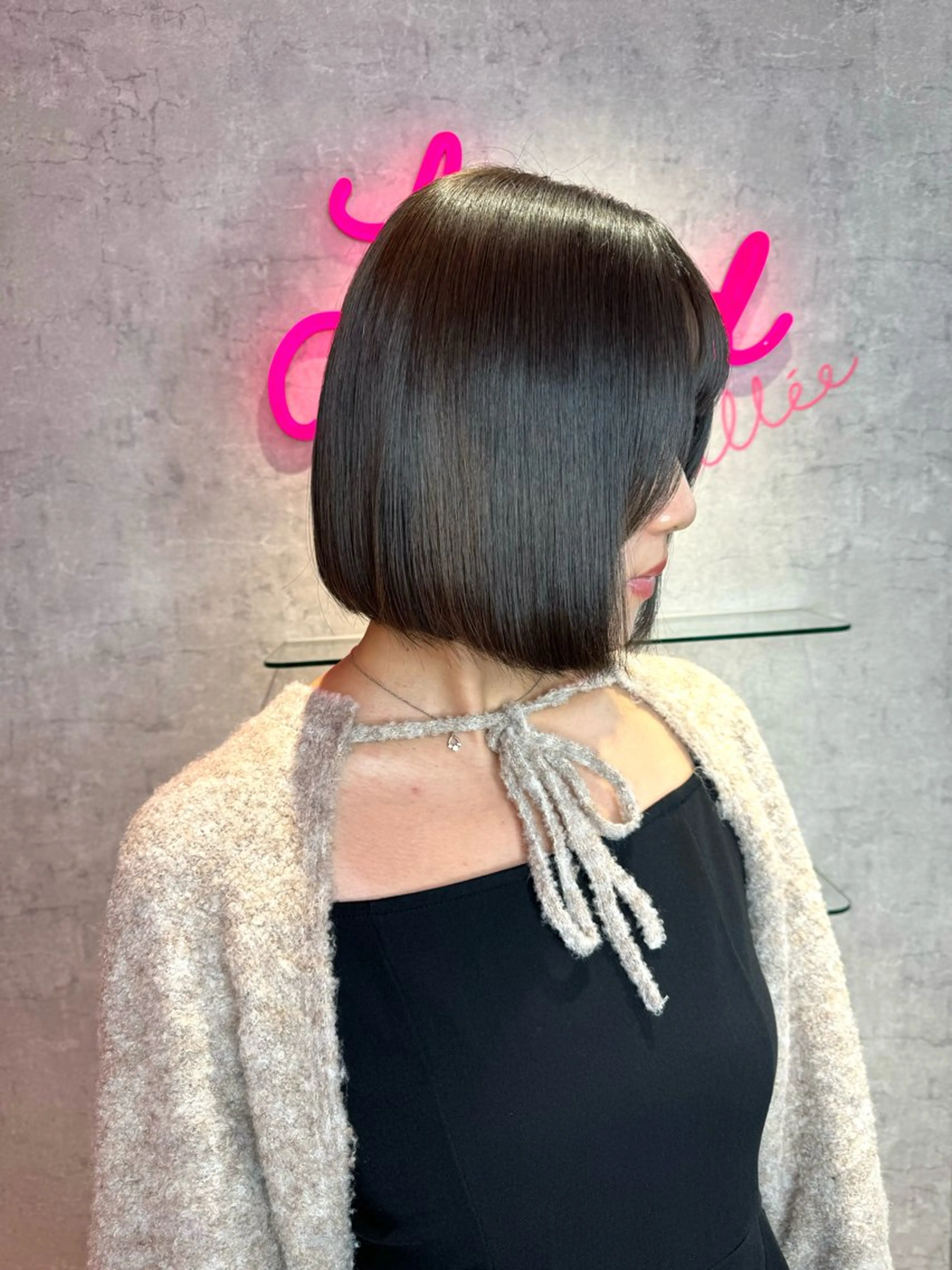 ショート 切りっぱなしボブ ボブ くせ毛 髪質改善 韓国風ヘア カット 縮毛矯正 トリートメント 🌹艶ボブの達人🌹 SYOHEIのヘアスタイル