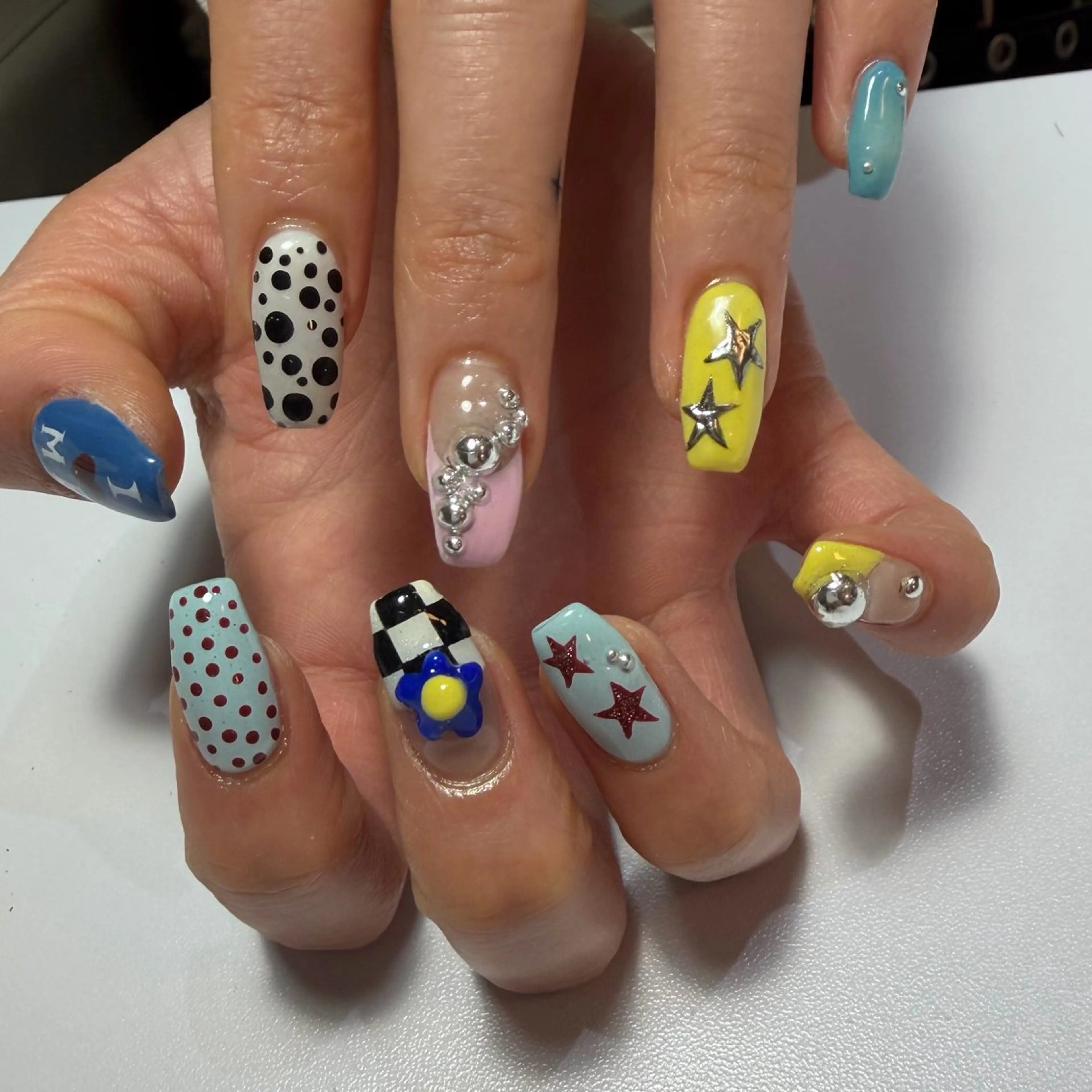 ネイル アートネイル ジェルネイル 持ち込み ハンドネイル Nail mood デザイン持ち込みokのネイルデザイン