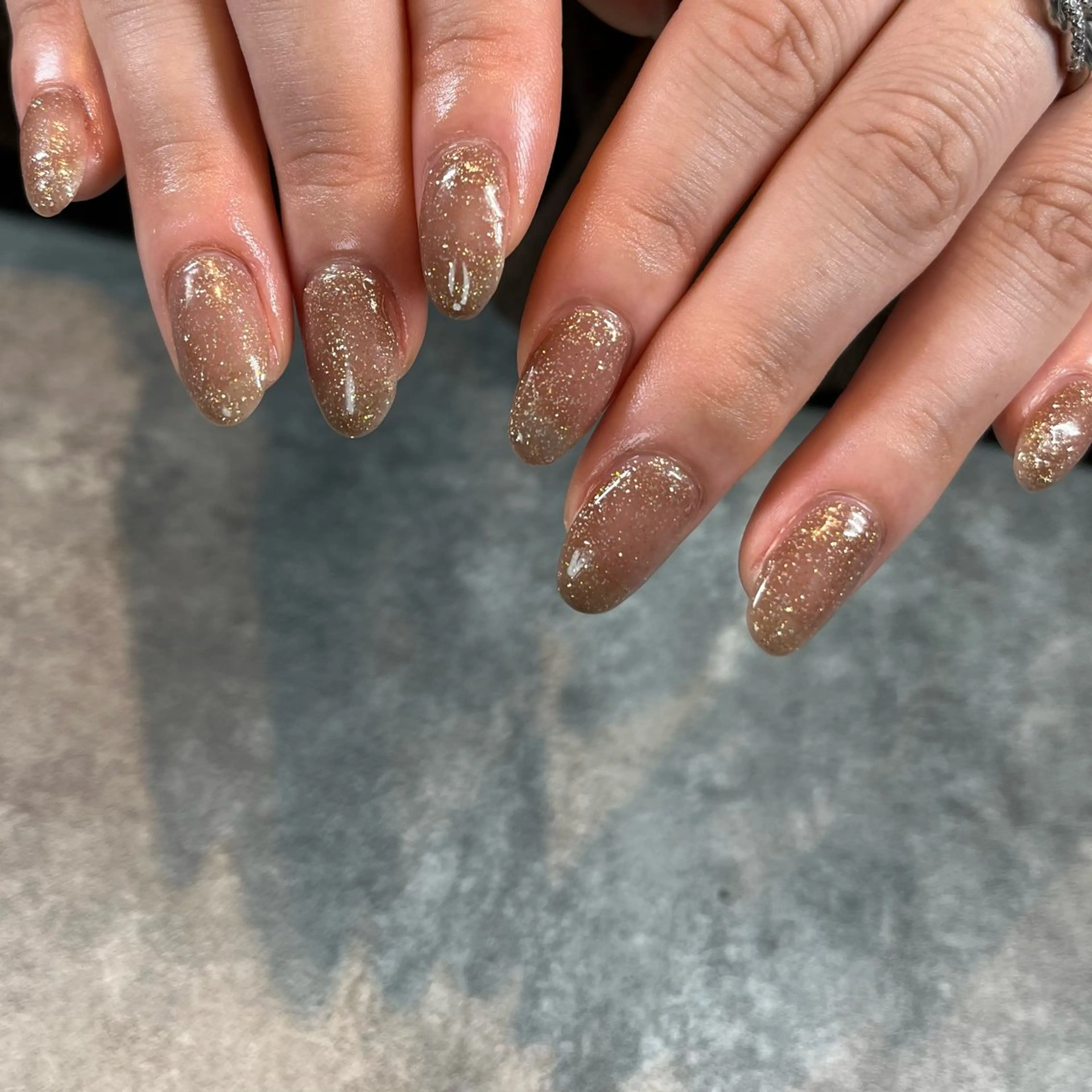ネイル ブラウン ラメ(グリッター) ワンカラーネイル salon akua nail＆リラクのマツエク・マツパデザイン