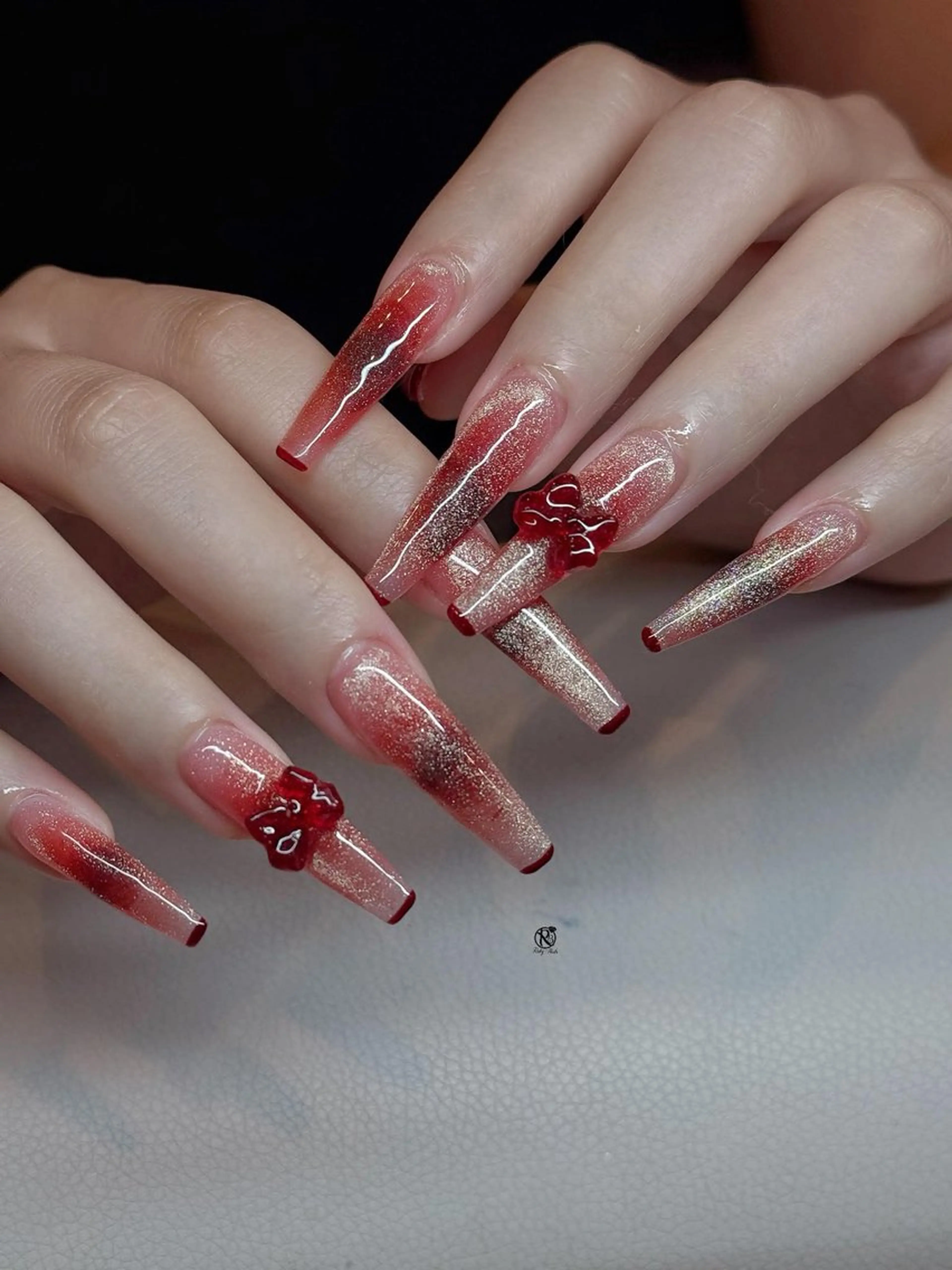 ネイル ボルドー ブラウン チークネイル ドット フットネイル ハンドネイル ハンドケア Ruby Nail 霞ヶ関店のネイルデザイン