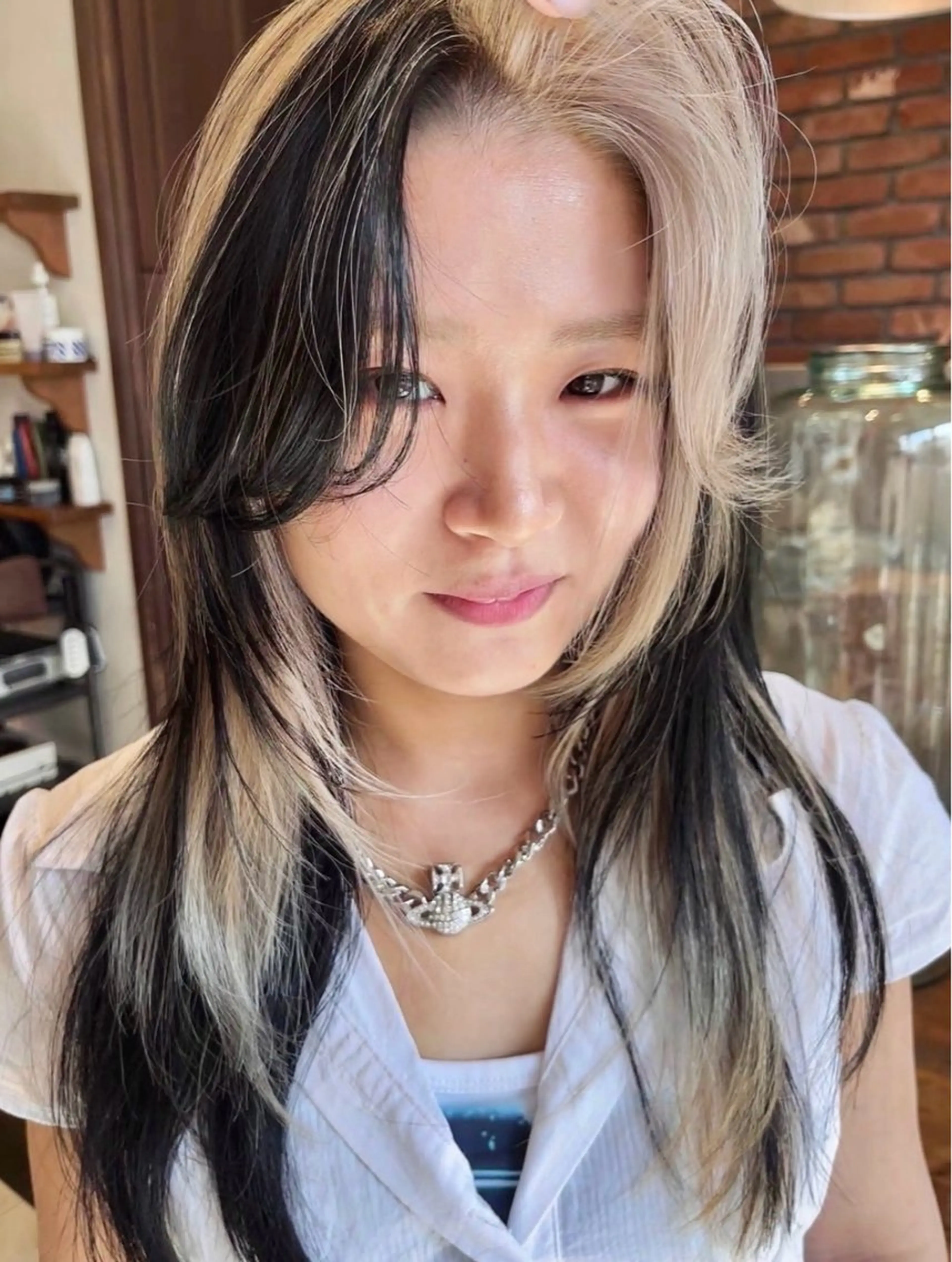 ロング カラー デザインカラー レイヤーカット カット ヘアカラー トリートメント Vicky ブリーチ メンズカジュアルのヘアスタイル