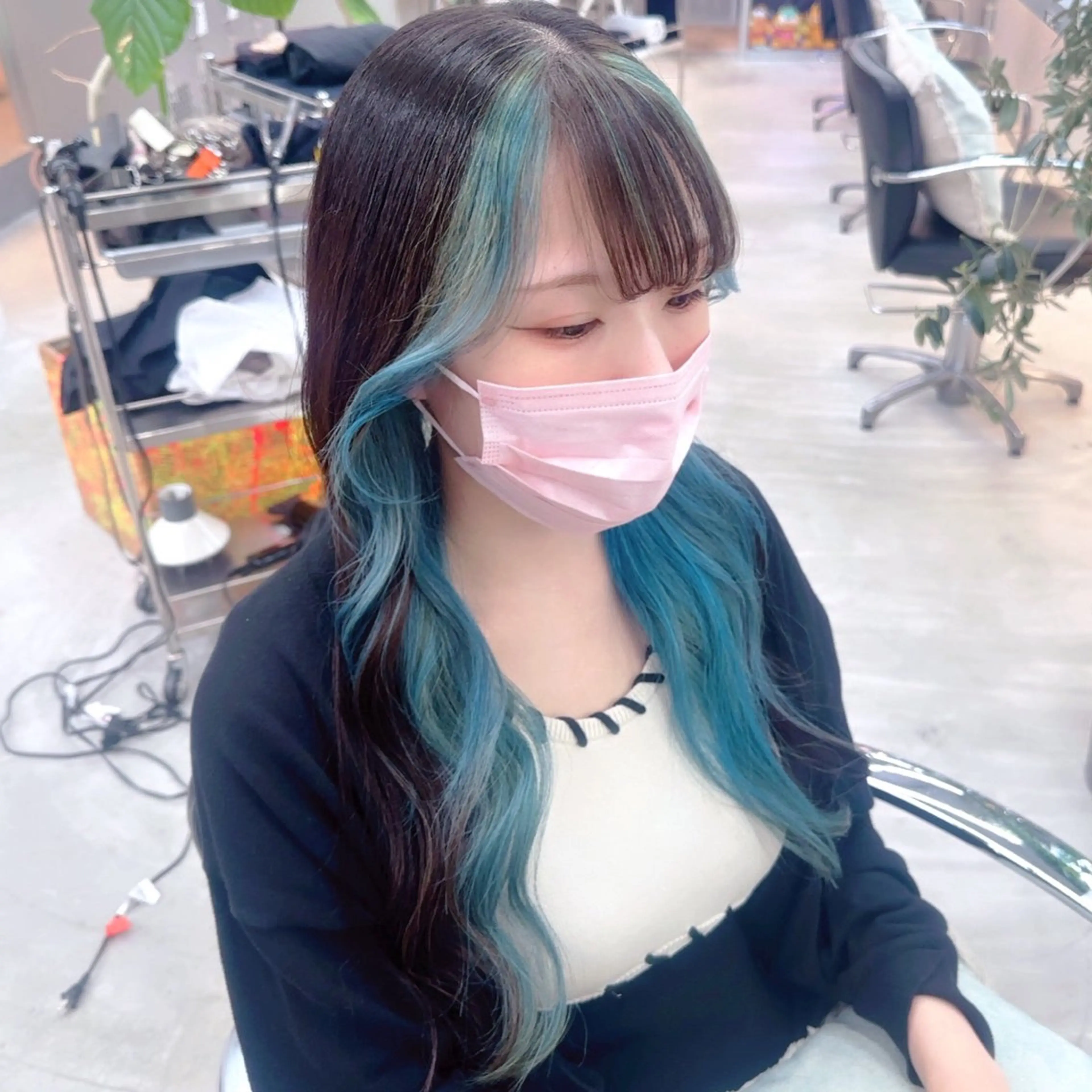 ロング カラー 岡野 静華のヘアスタイル