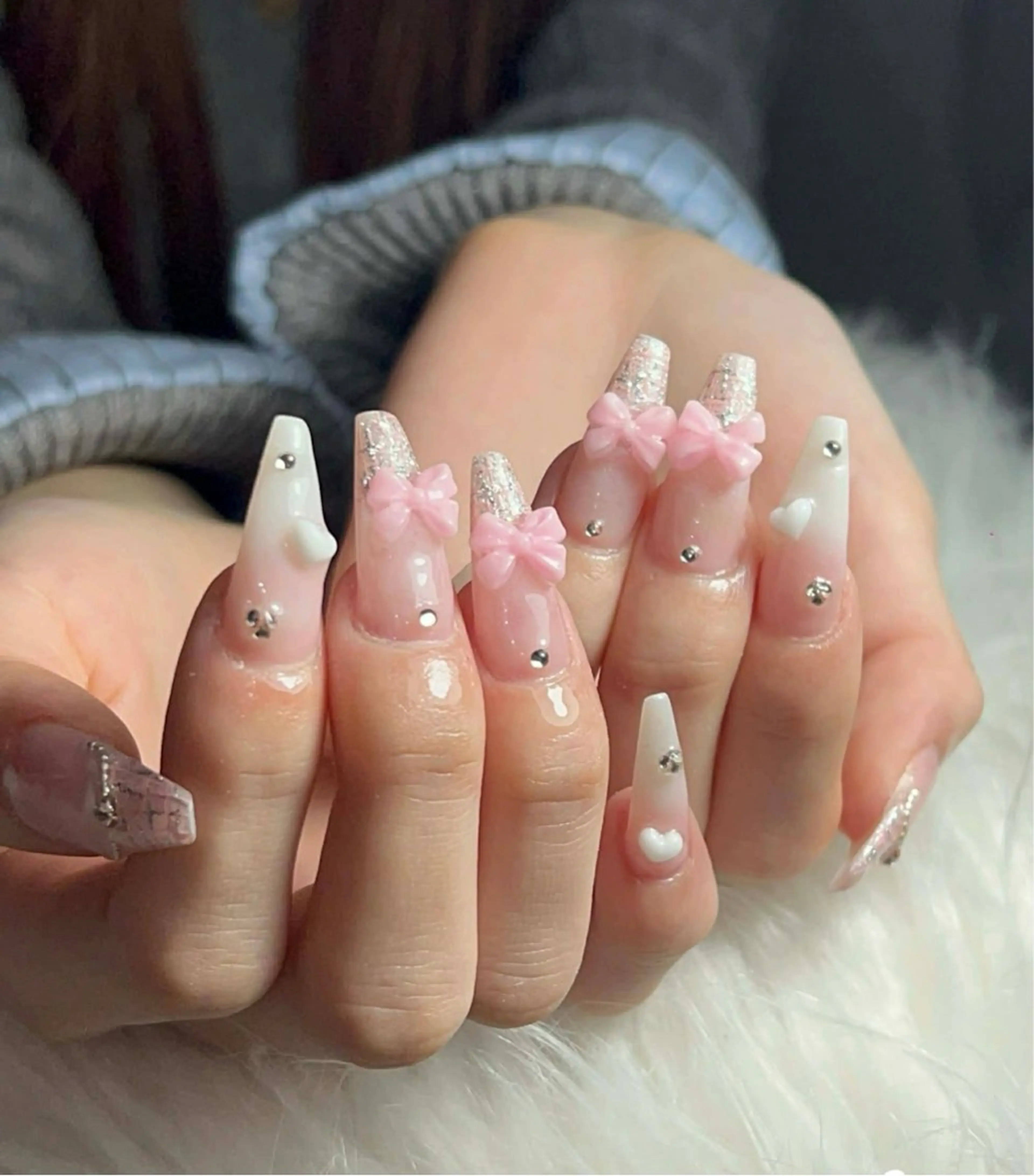 ネイル オーロラネイル クリアネイル フラッシュネイル ジェルネイル グラデーション ハンドネイル ZUZU AMEE NAILのネイルデザイン