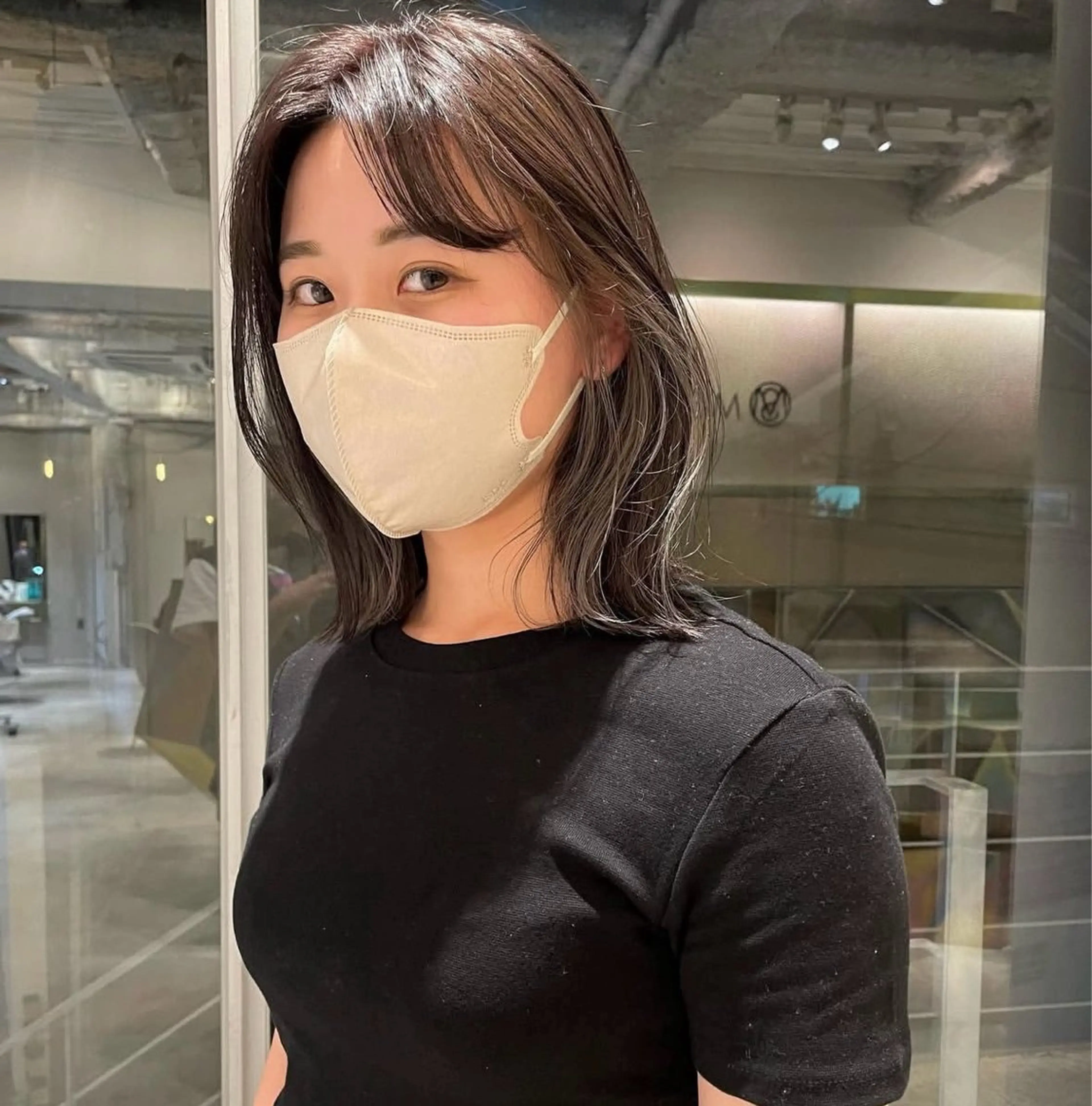 カラー イヤリングカラー シルバー 透明感カラー/パーマ オレンジmiyo⭐️のヘアスタイル