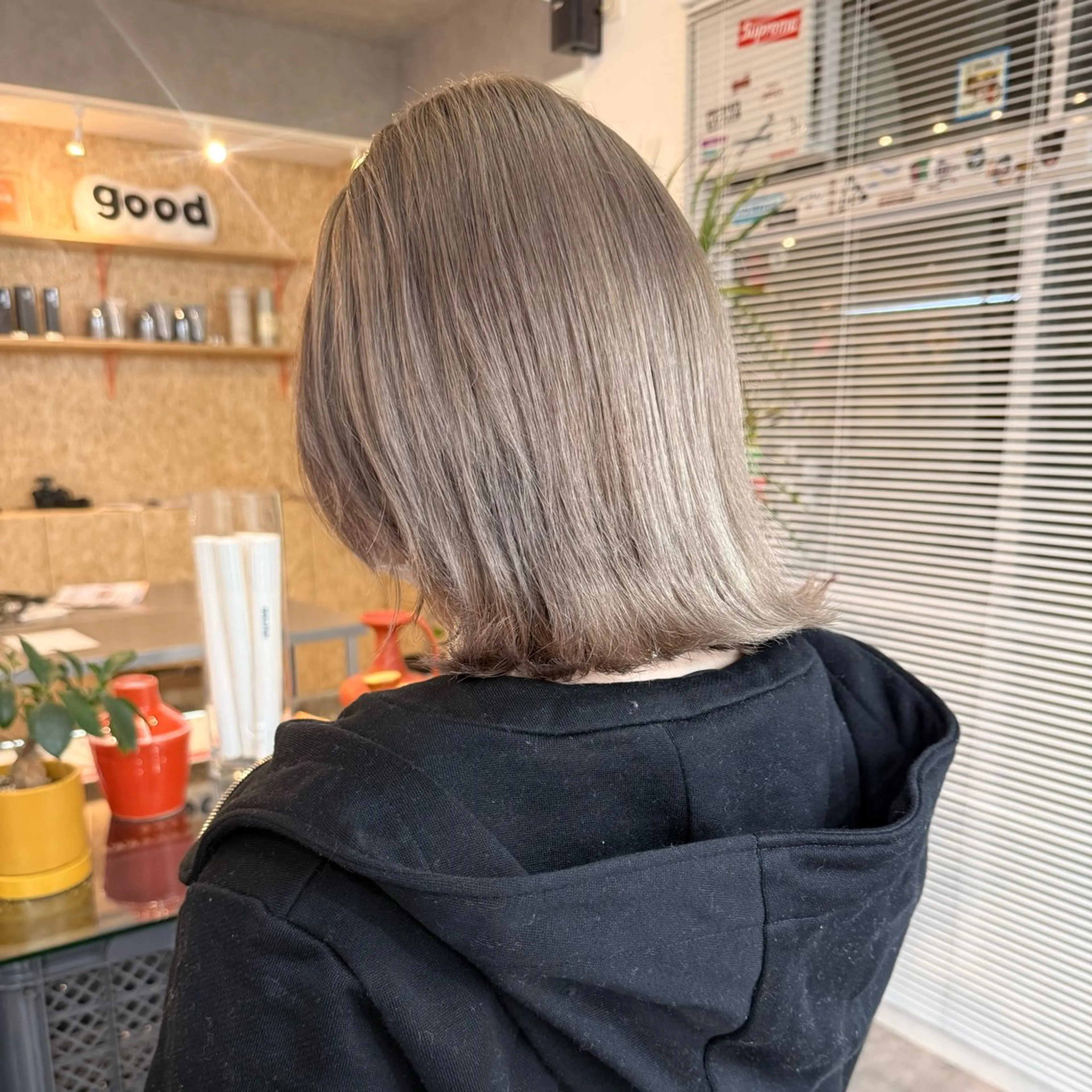 ミディアム カラー ベージュカラー ミルクティーベージュ ヘアカラー ブリーチモデル yumekaのヘアスタイル