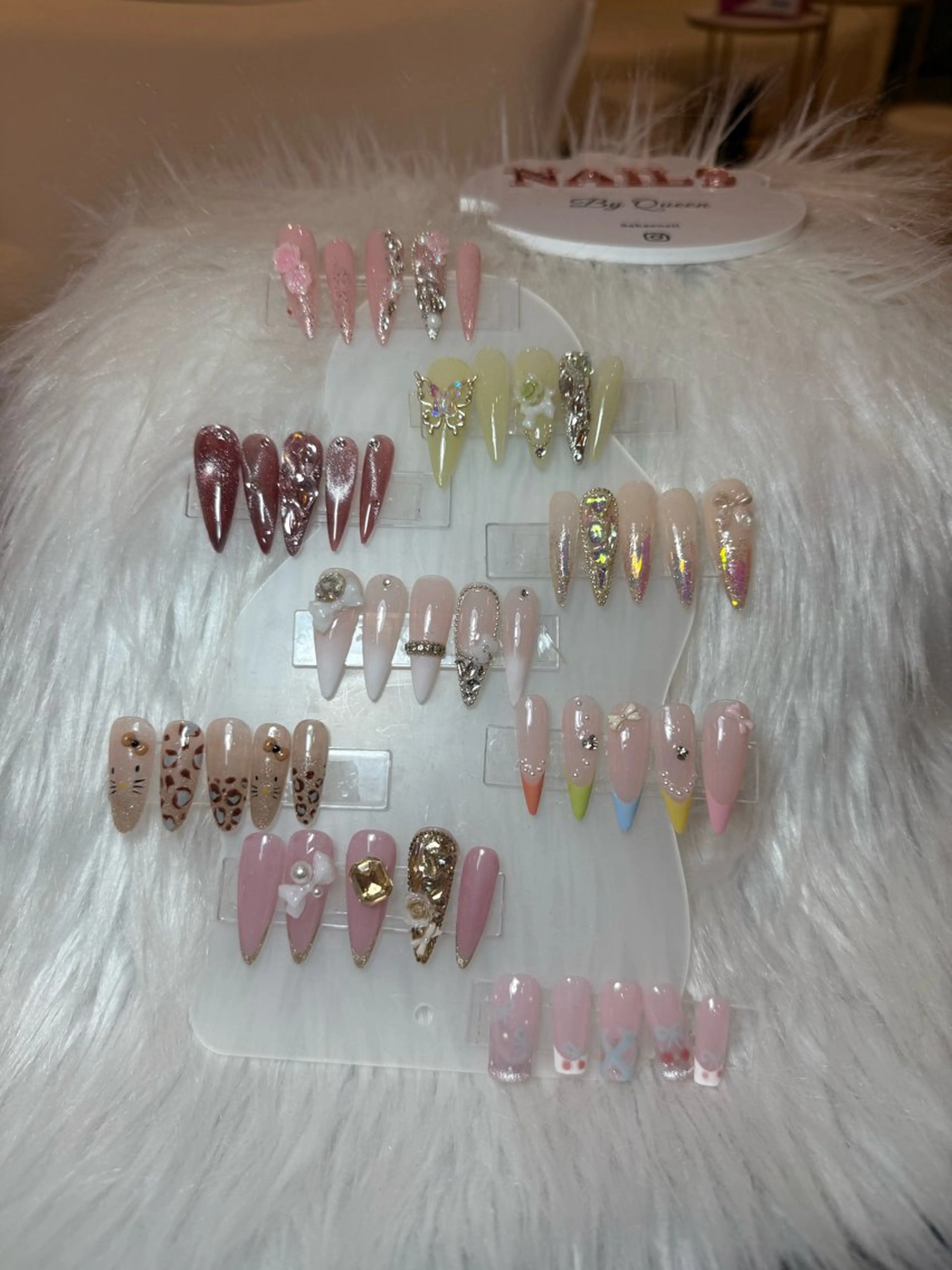 ネイル ジェルネイル ネイルチップ Queen Nail Salonのネイルデザイン