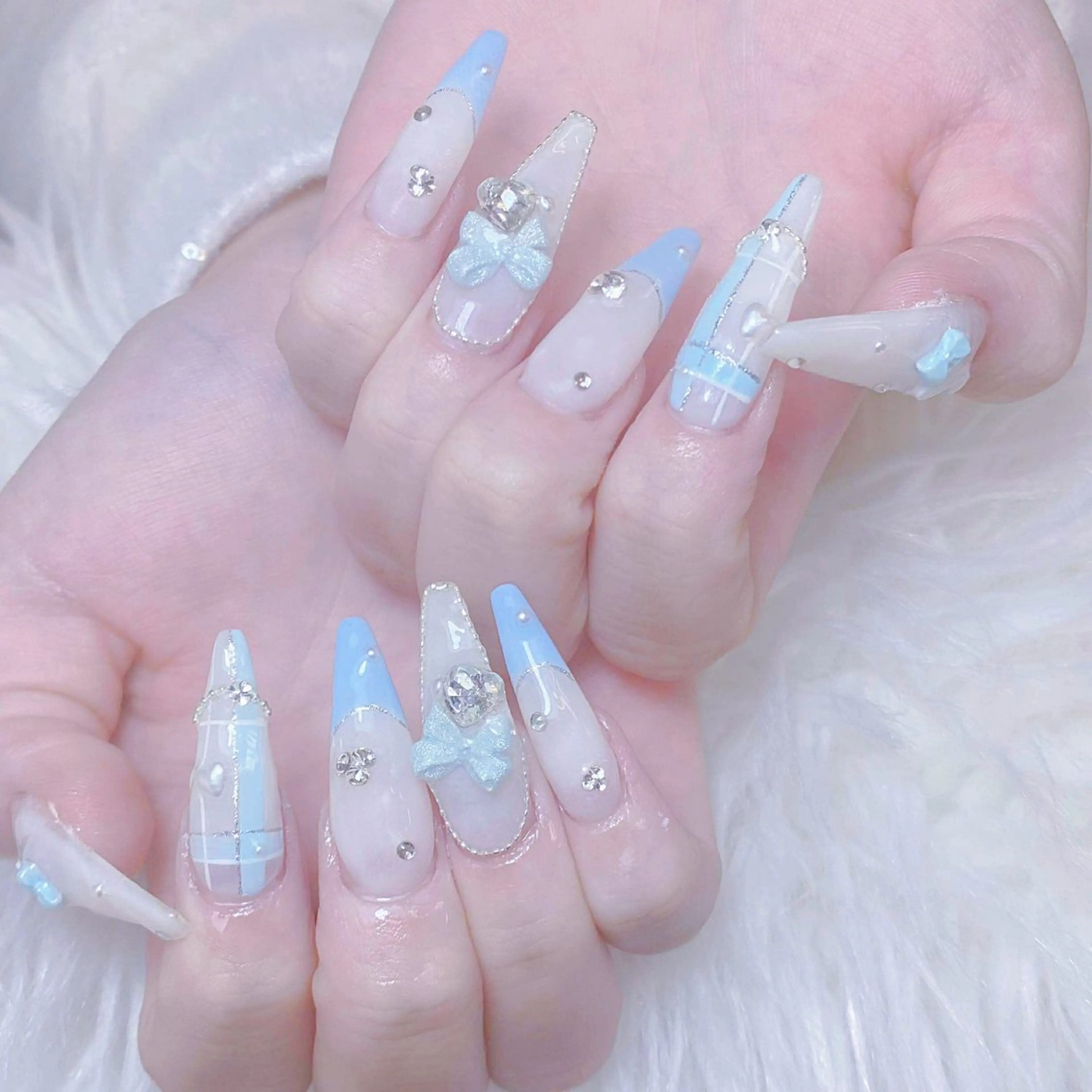 ネイル チークネイル 長さ出し フレンチネイル ジェルネイル ガラスフレンチ ハンドネイル anh nail anne🤍のネイルデザイン