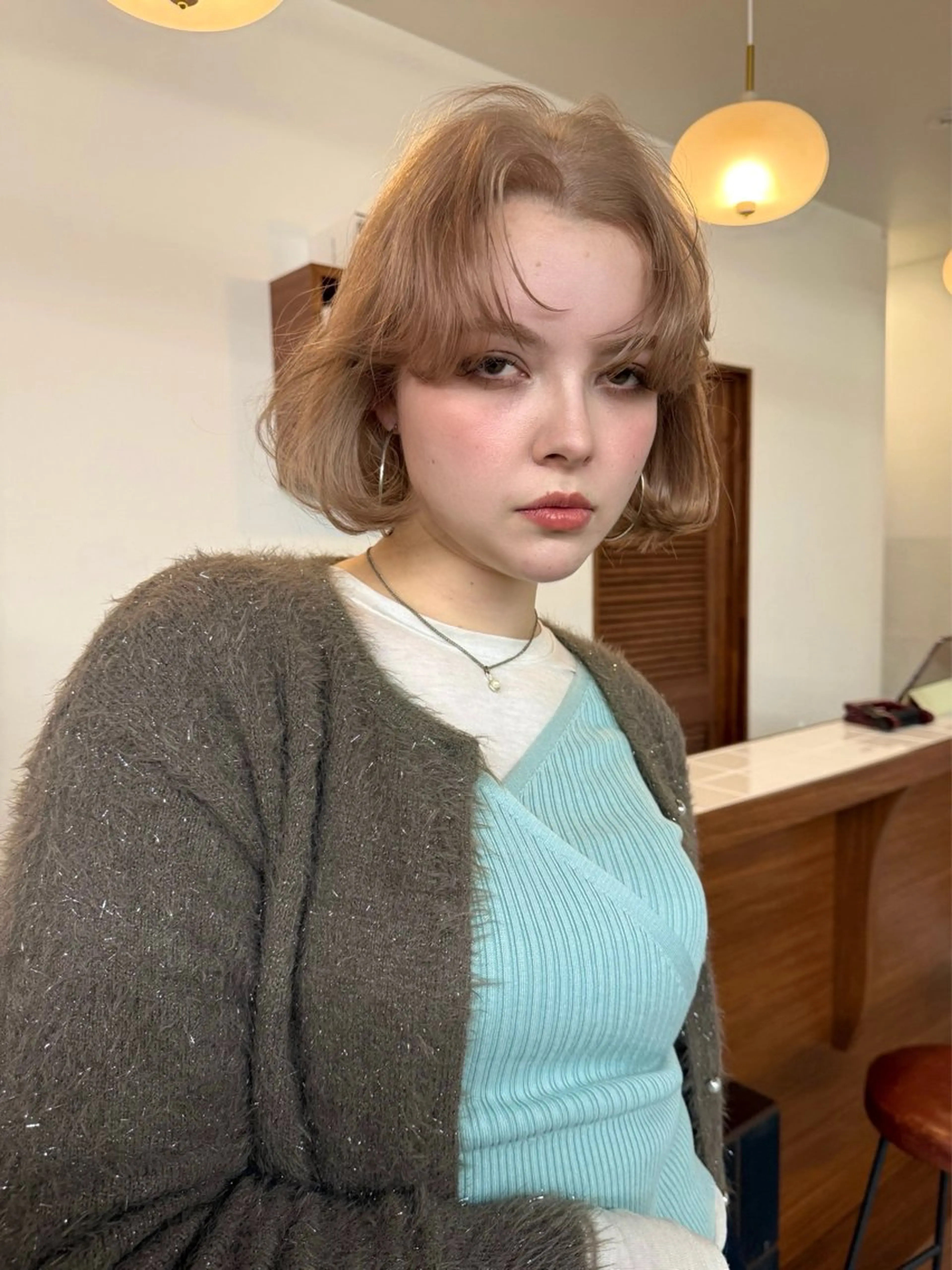 セミロング PELE/ハイトーン /初田芽以のヘアスタイル