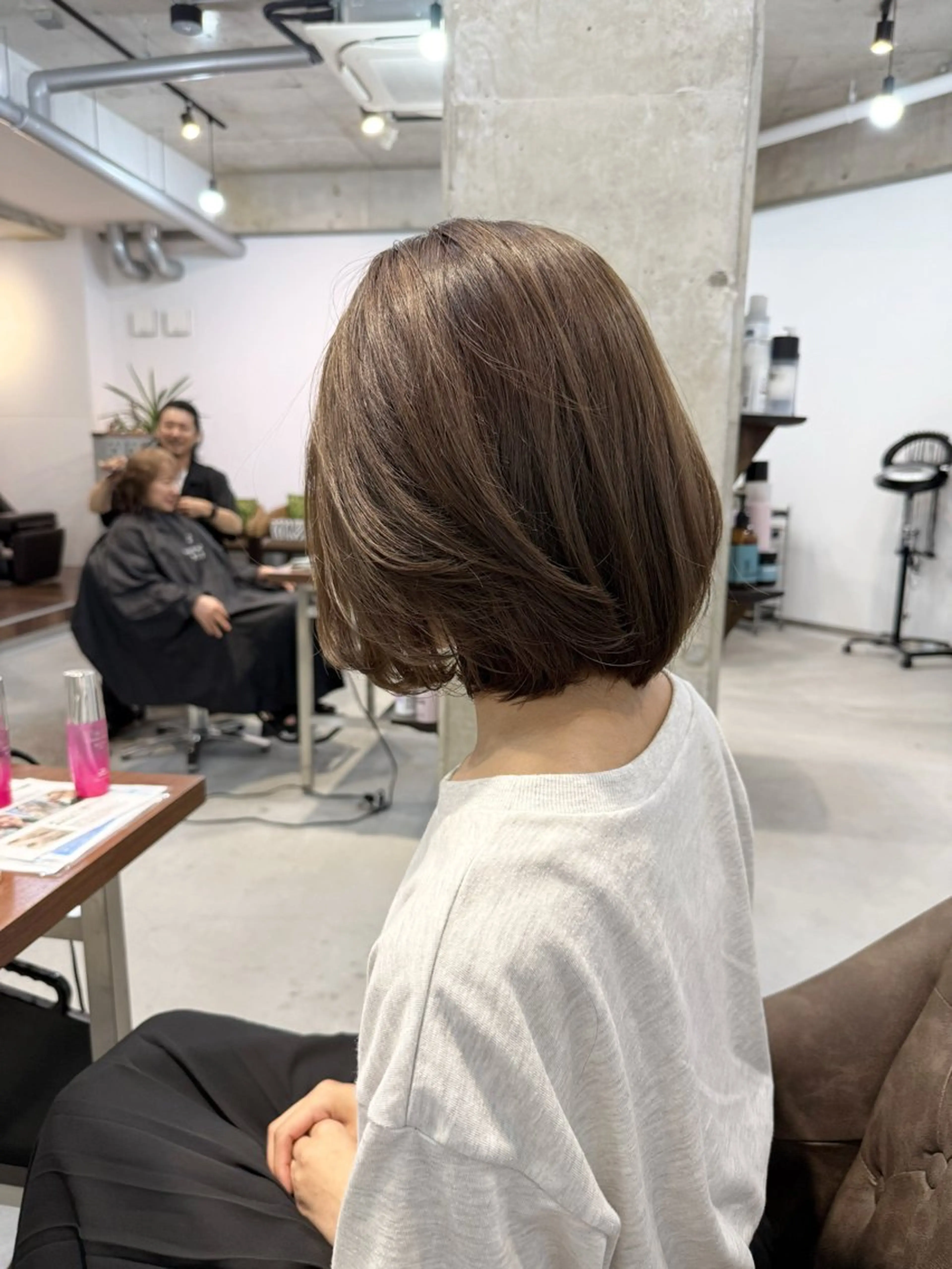 ショート カラー 透明感カラー グレージュ オリーブグレージュ オリーブグレー ボブ カット ヘアカラー トリートメント カイリ /レイヤーカットのヘアスタイル