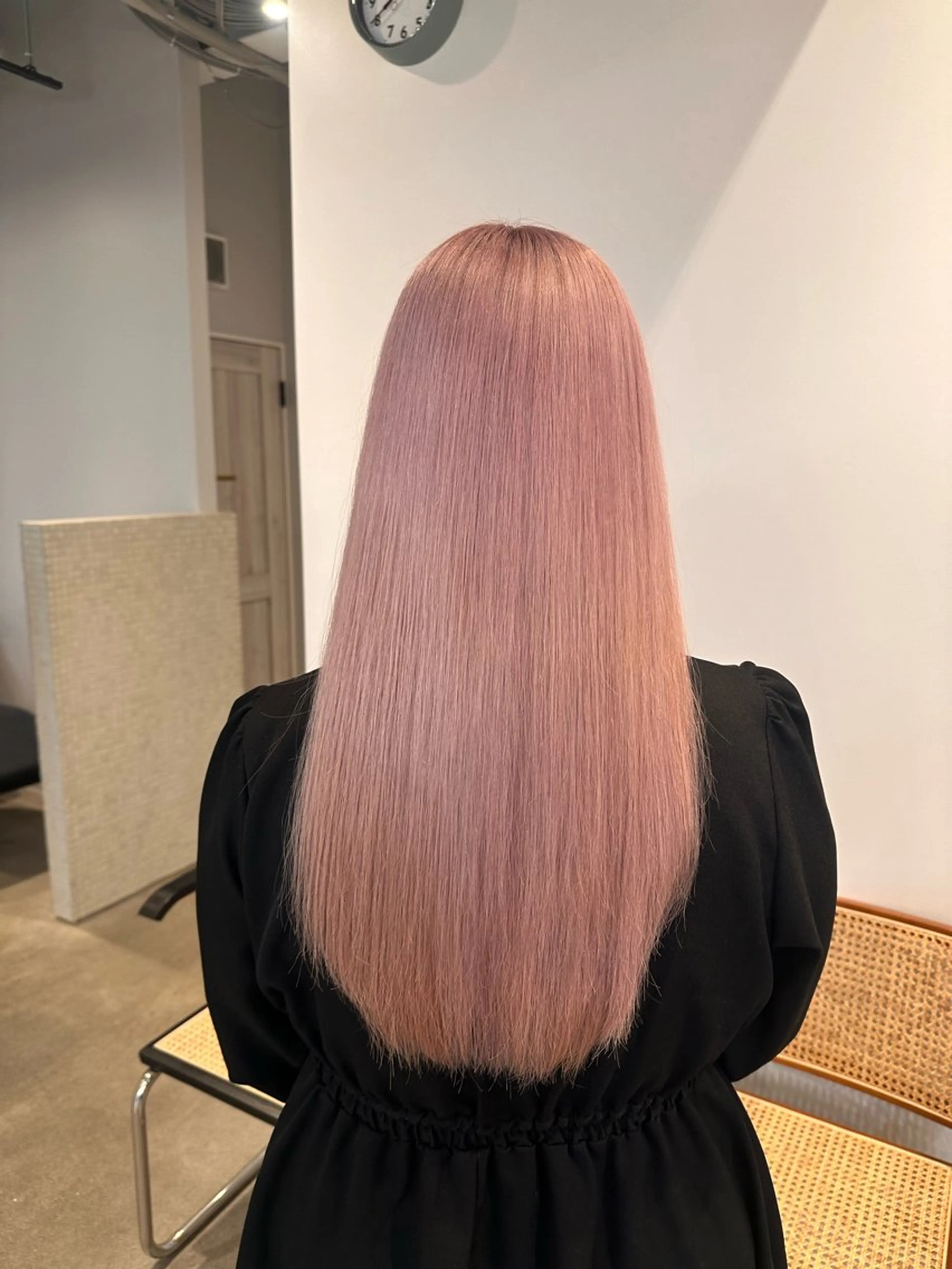 ロング カラー ピンクカラー ホワイトピンク ヘアカラー 🫧透明感カラー／ 💙安藤美海💙のヘアスタイル