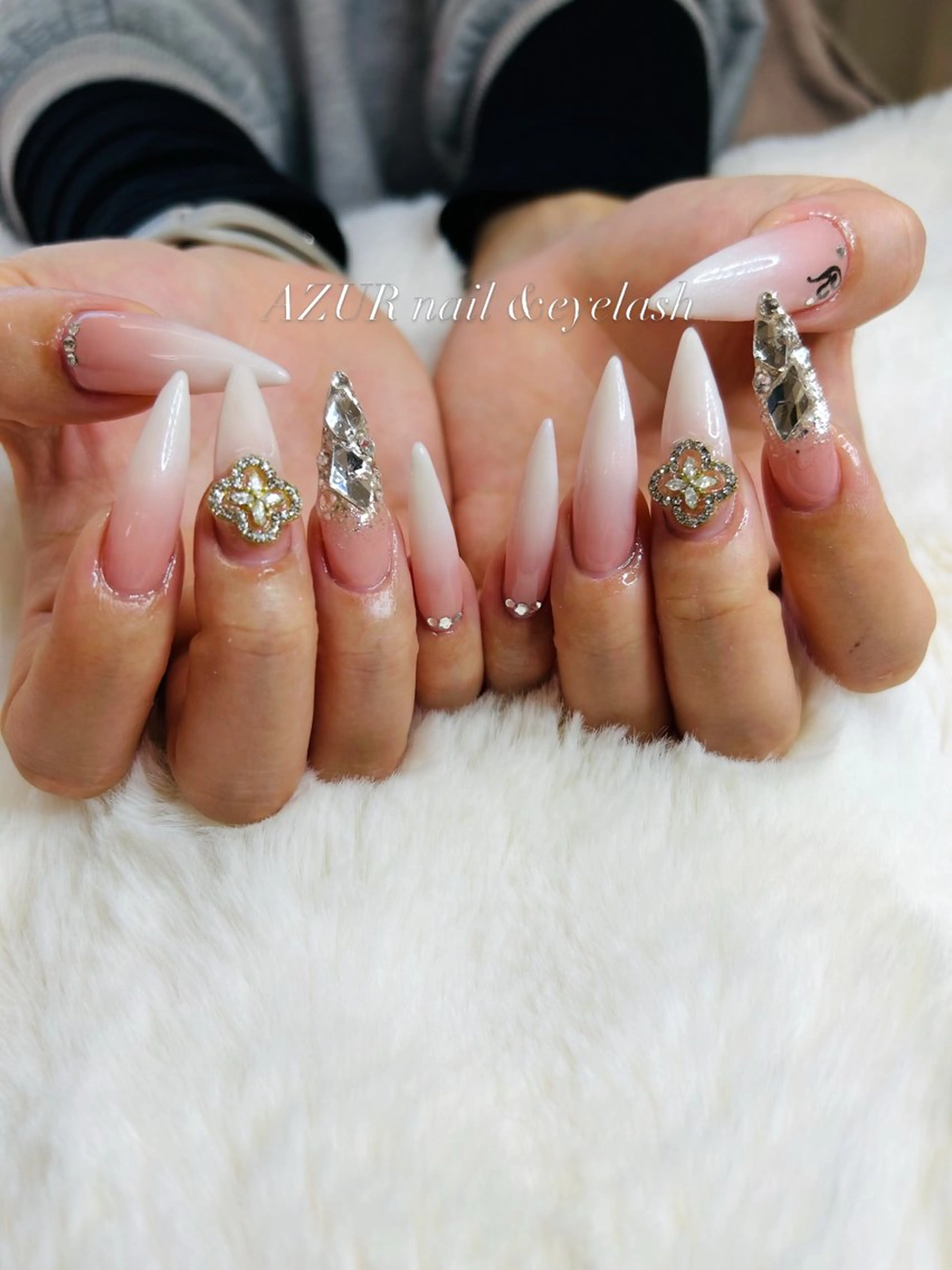 ネイル AZUR N&eyelashのネイルデザイン