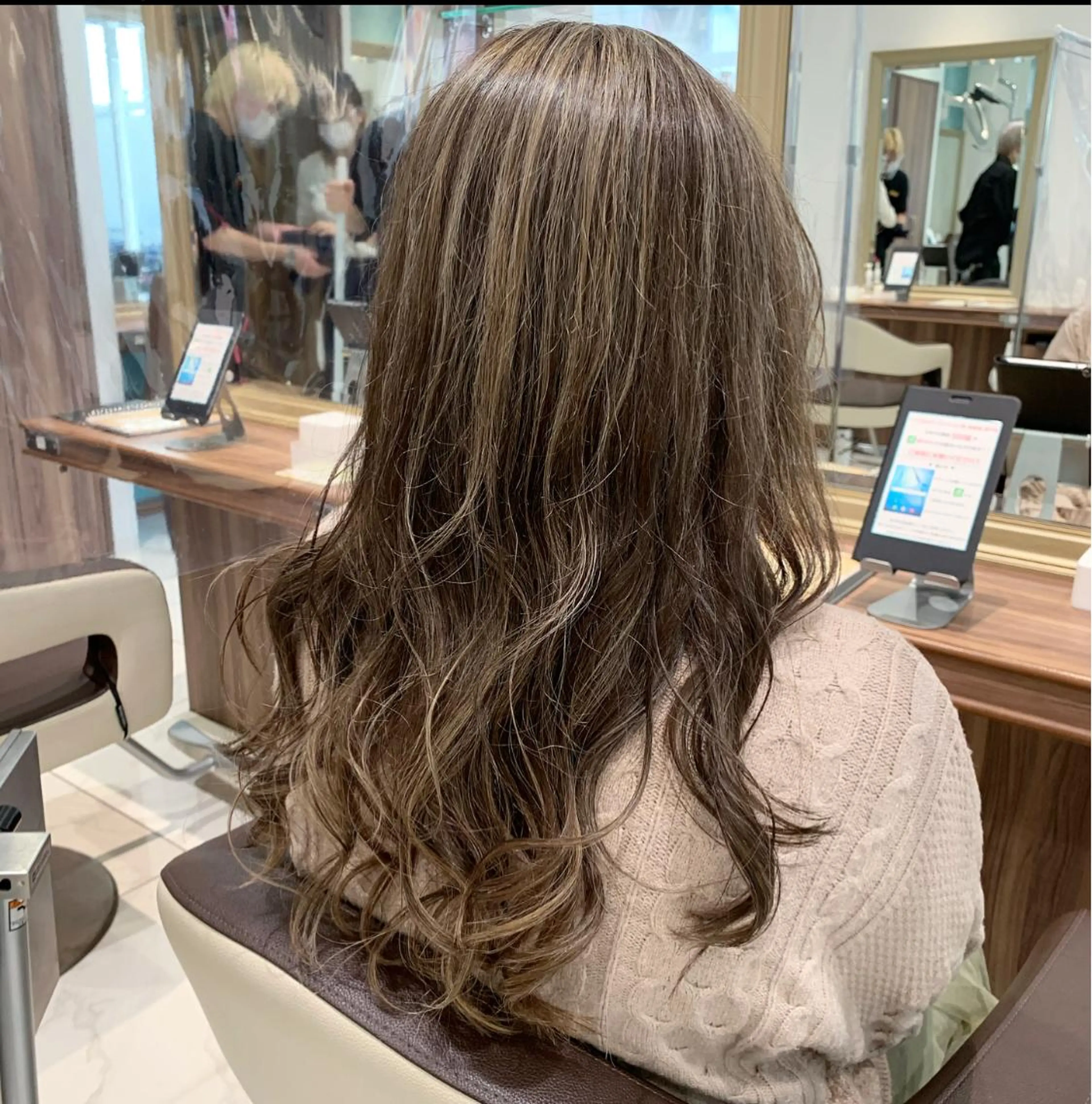 ロング midori osawaのヘアスタイル