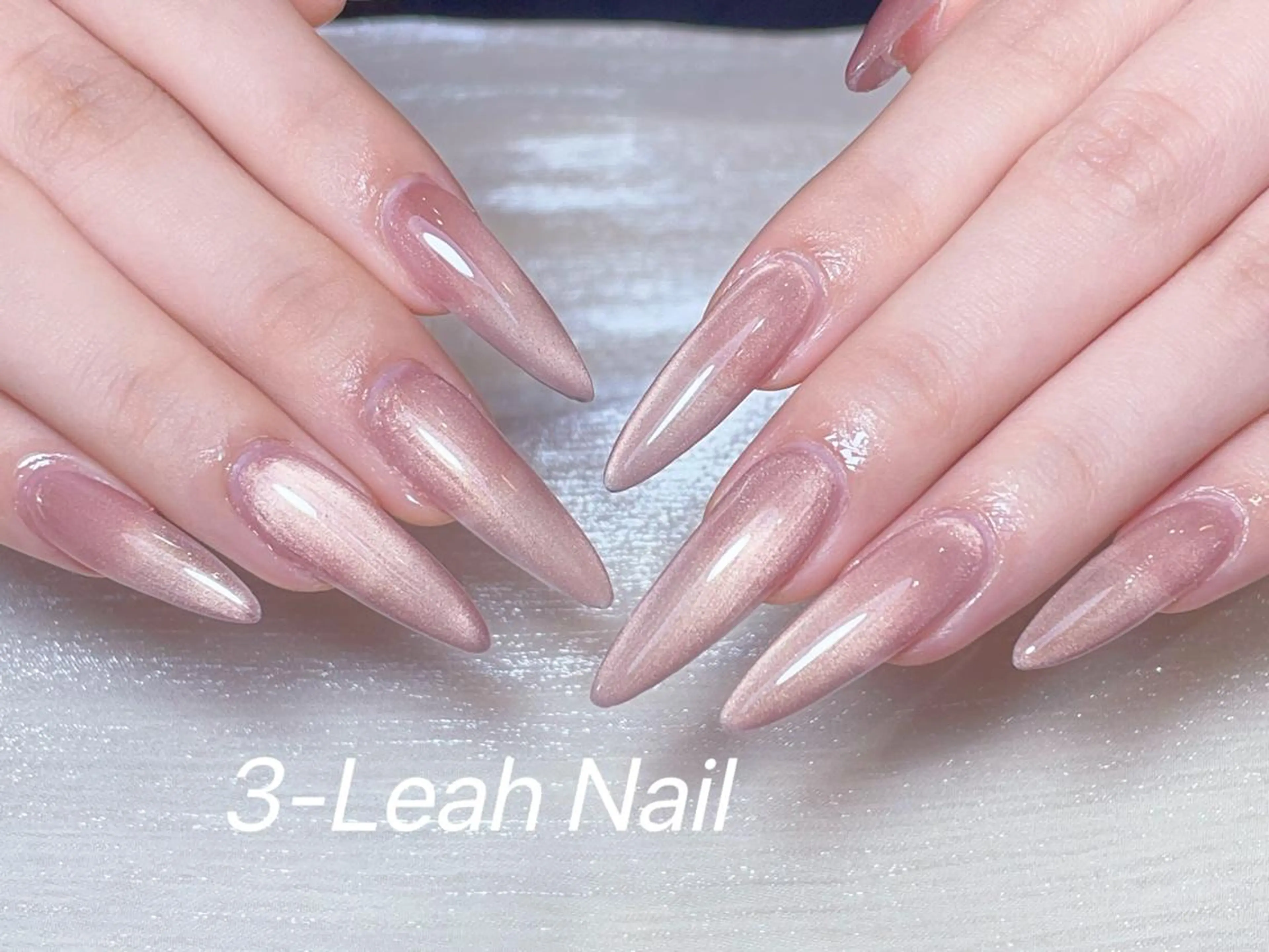 ロング ハンドネイル 💅 リリアのネイルデザイン