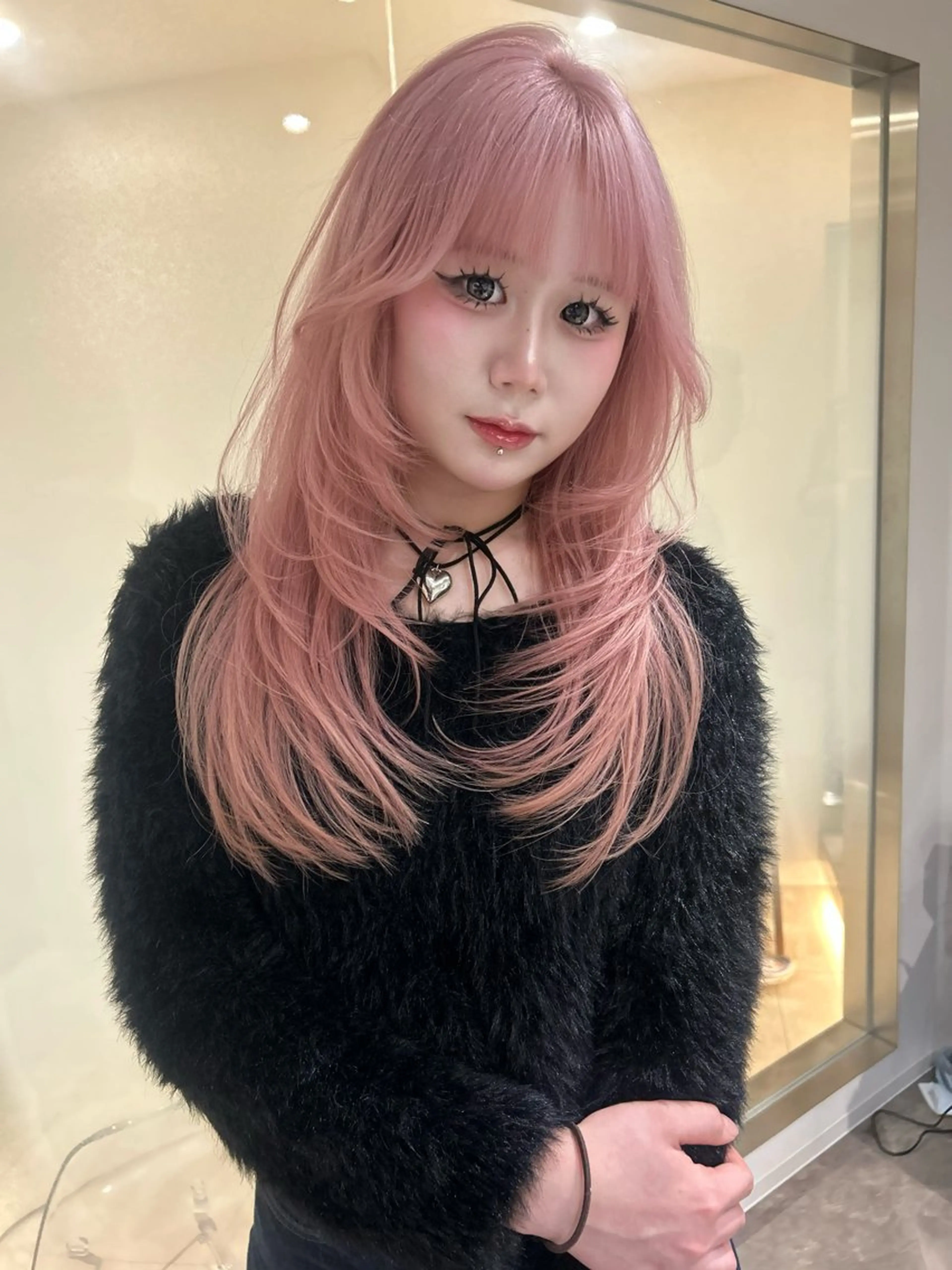 セミロング ハイレイヤー レイヤーカット ヘアカラー トリートメント SALOWIN天神大名WEST所属・福岡天神/さや 当日予約空きありのヘアスタイル