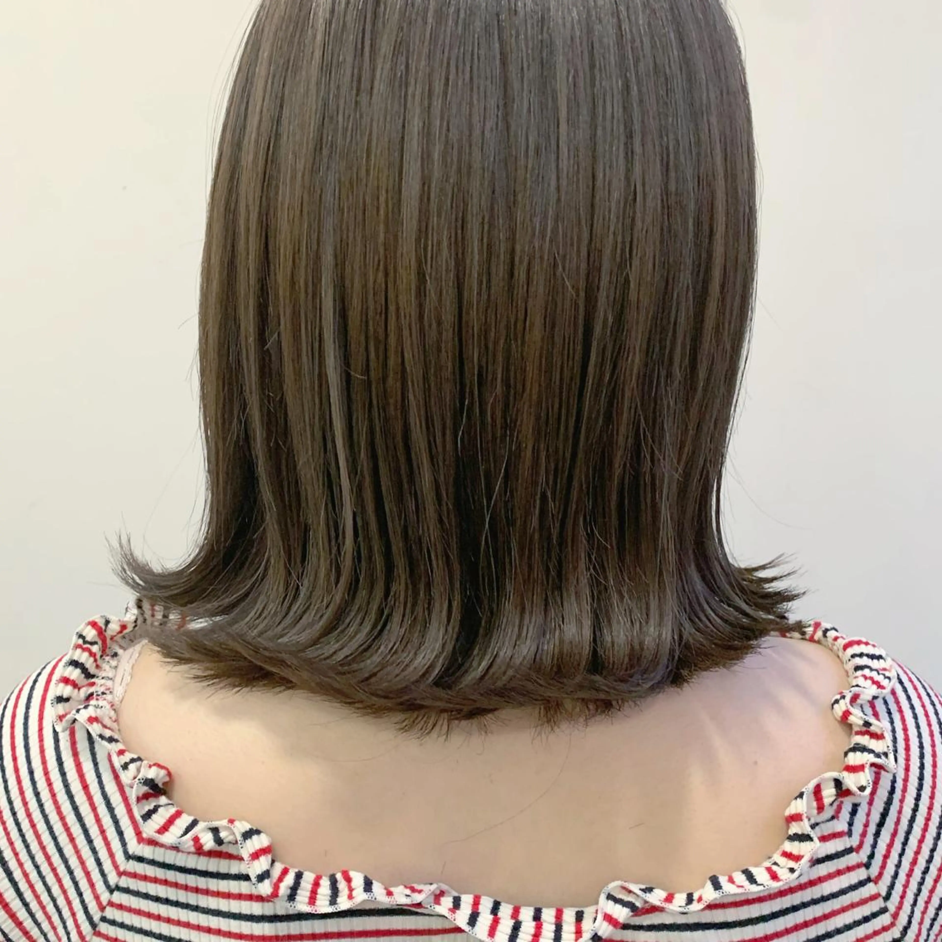 カラー 山口 莉奈のヘアスタイル