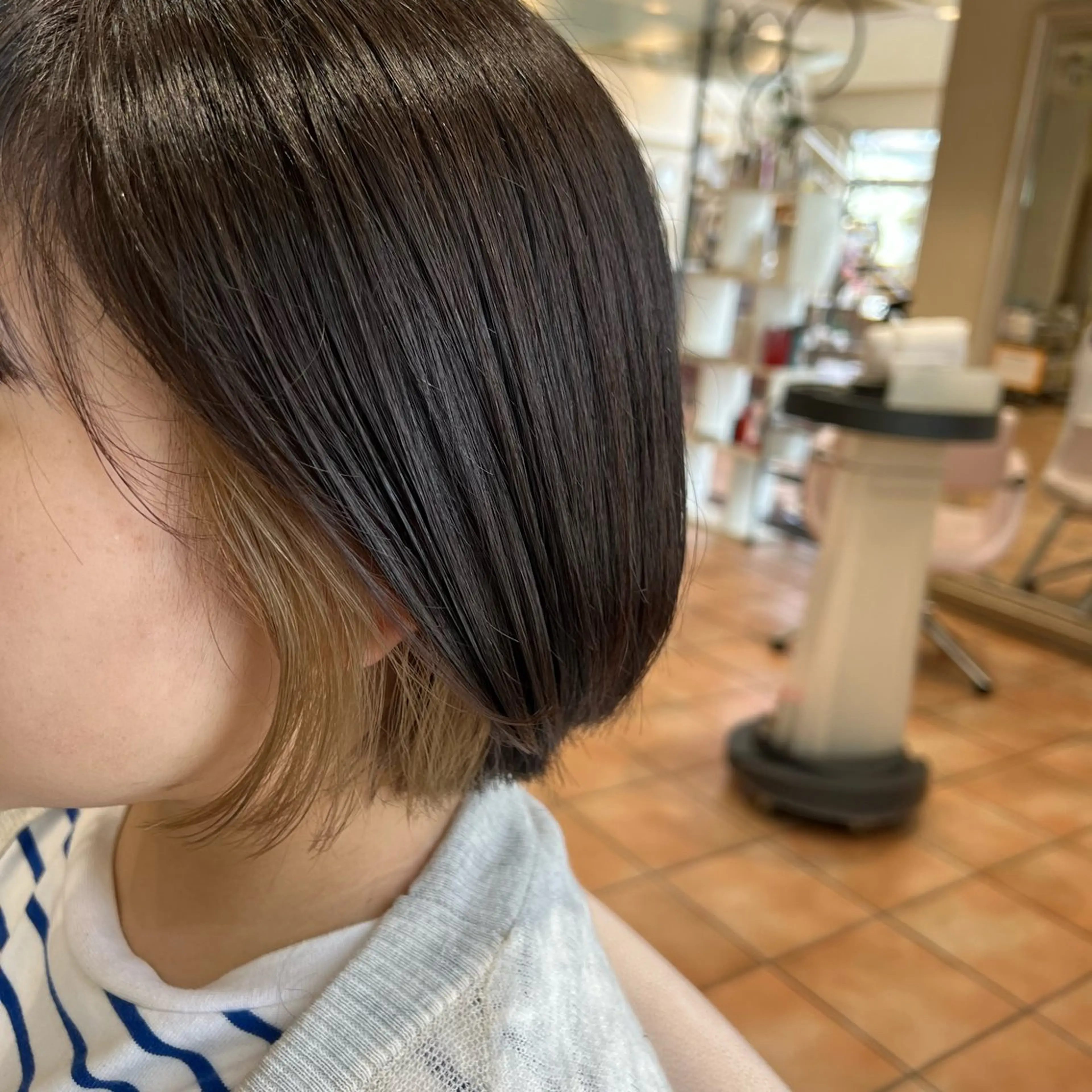 カラー イヤリングカラー めぞんどぼーて REINAのヘアスタイル