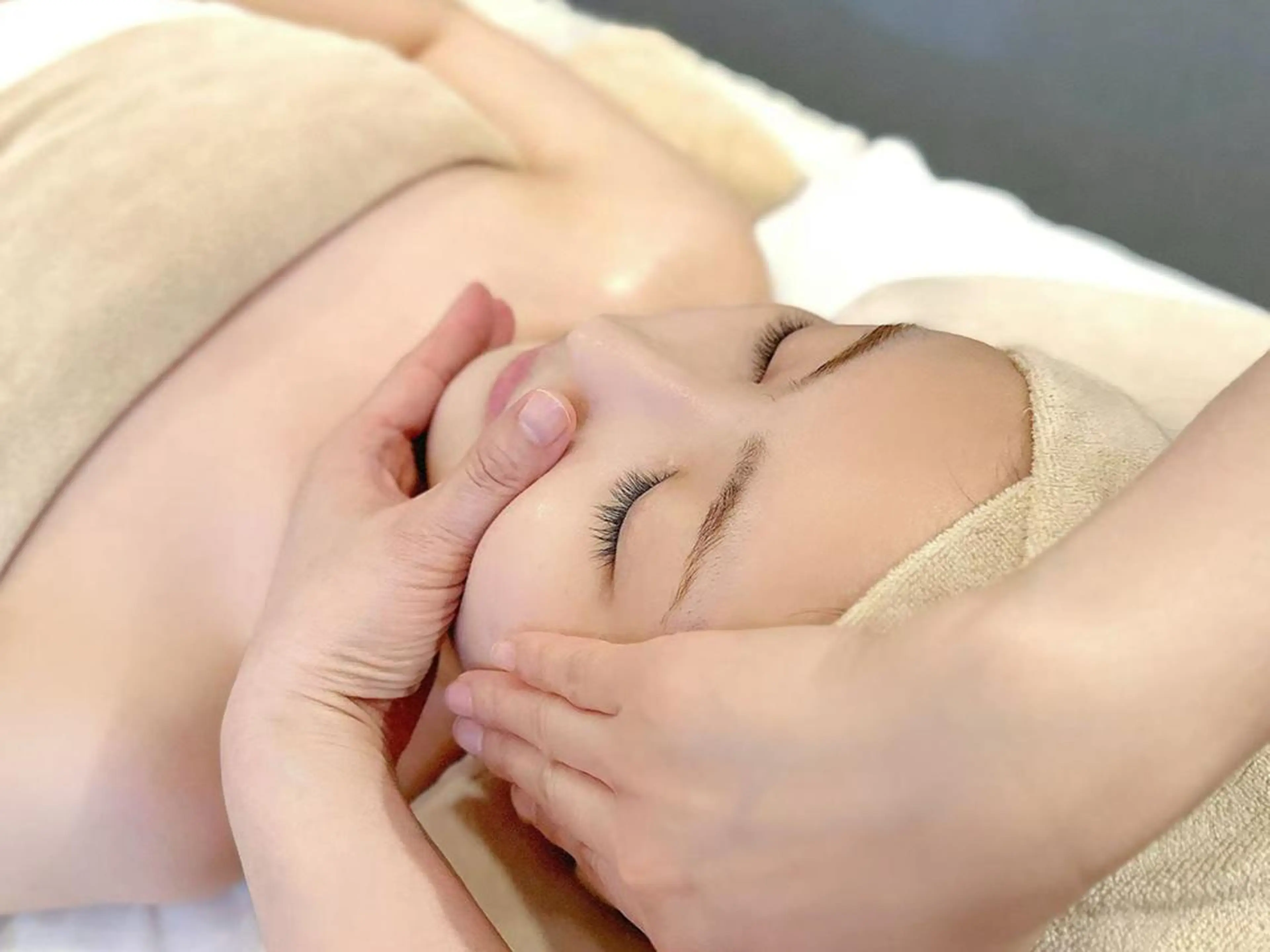 【期間限定価格♪】韓国式小顔コルギ+デコルテ★60分4980円の写真