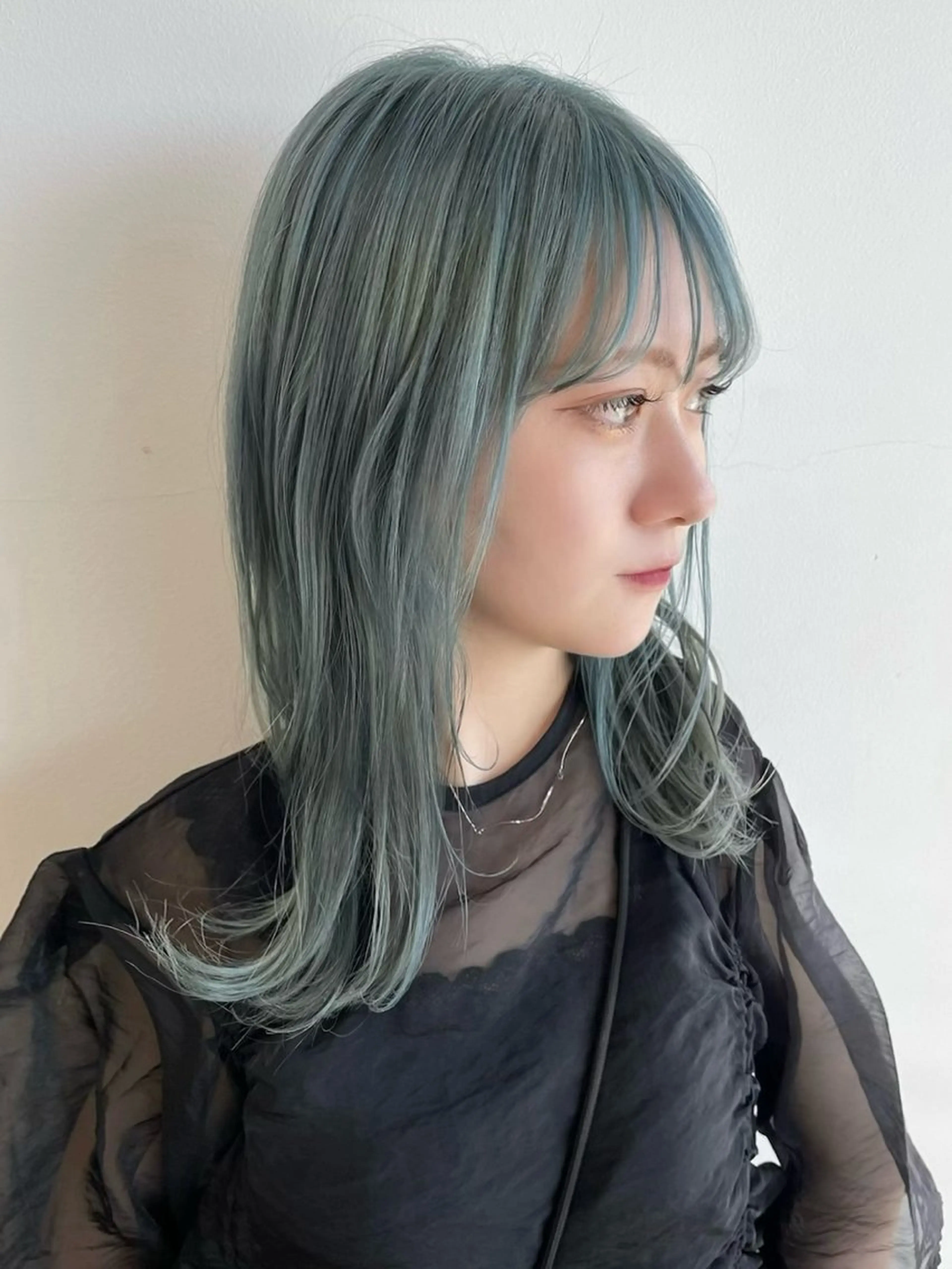 セミロング カラー ミストバング ベージュカラー ブリーチ 透明感カラー ダブルカラー 髪質改善/縮毛矯正/ 艶カラー/ヘッドスパのヘアスタイル