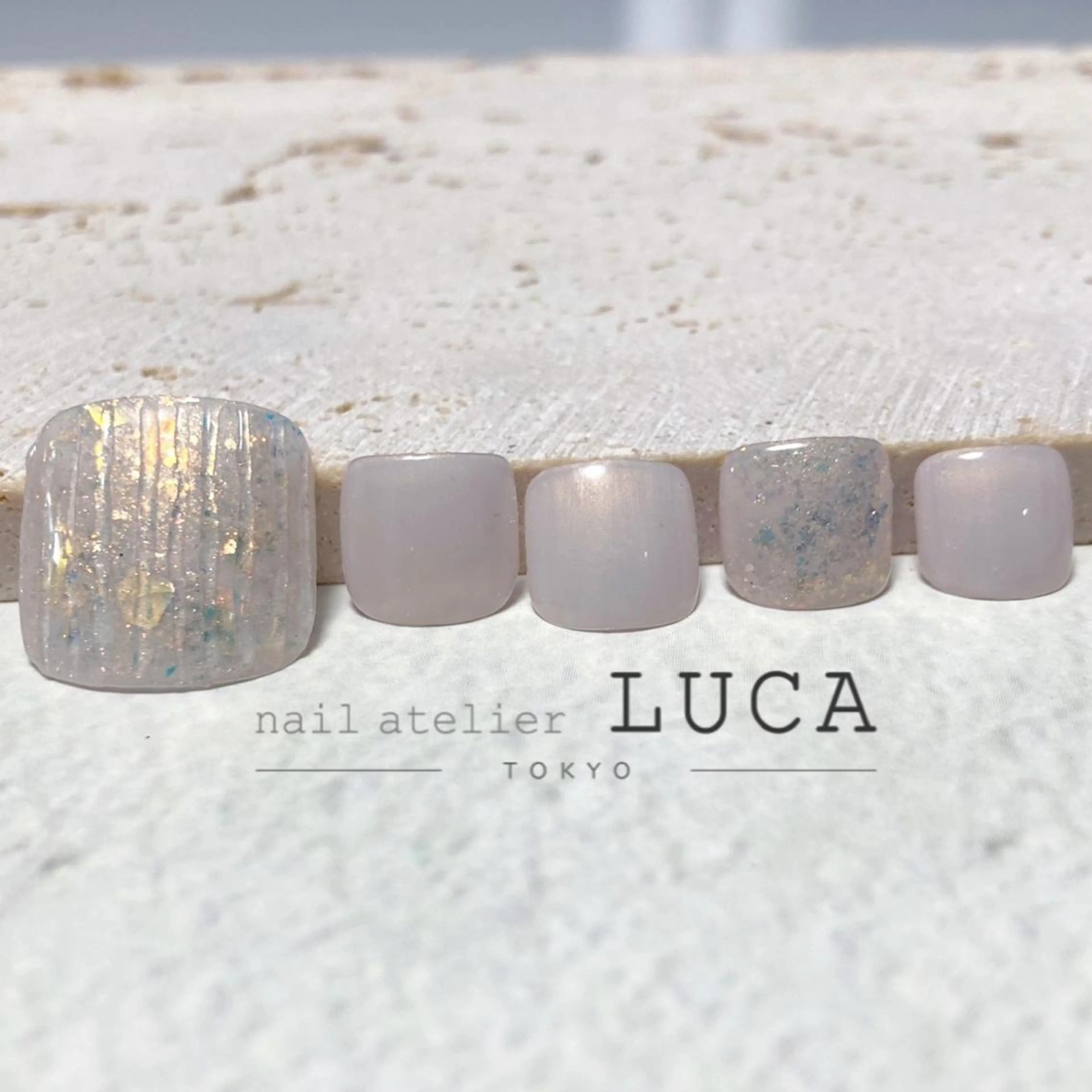 ネイル アートネイル オーロラネイル クリアネイル 長さ出し フットネイル フットネイル ネイルアトリエルカ スタッフのネイルデザイン