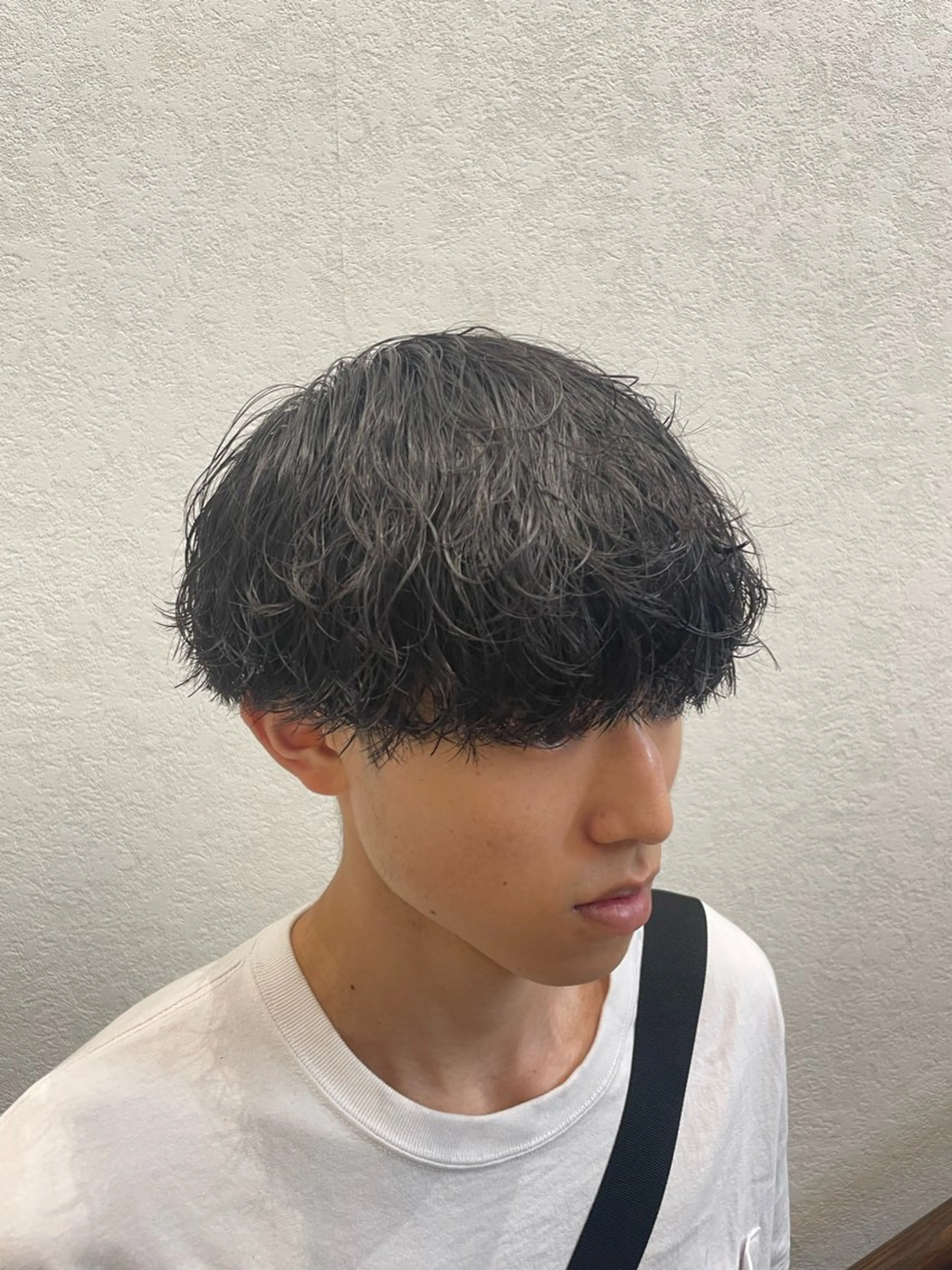 ショート パーマ メンズ メンズパーマ 波巻きパーマ 色気のフェザーパーマ 港南台のメンズ美容師のヘアスタイル