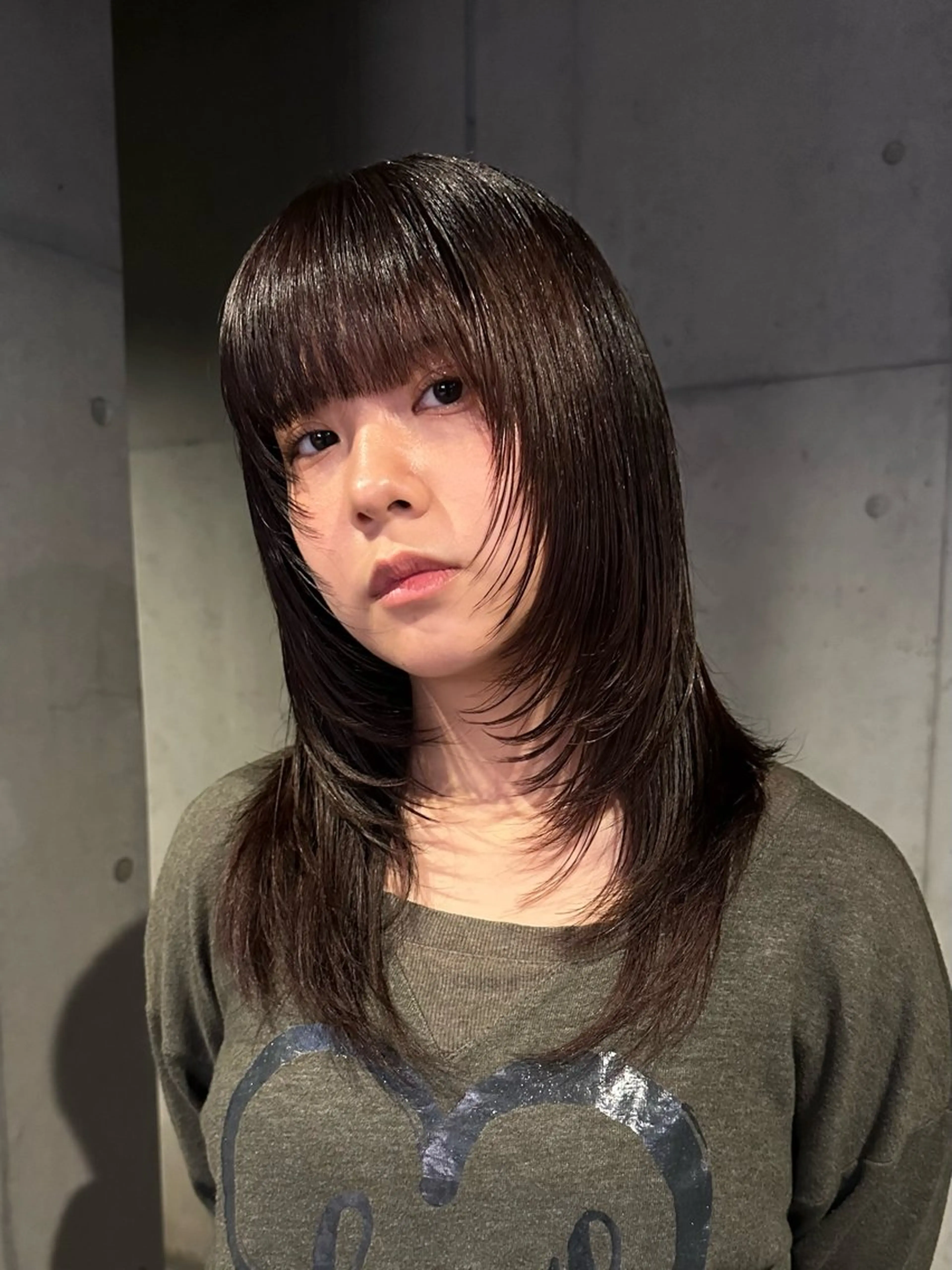 ミディアム カラー ミディアムレイヤー 顔まわりレイヤー レイヤーカット カット ヘアカラー 似合わせウルフ/ レイヤー/山本祐輔のヘアスタイル