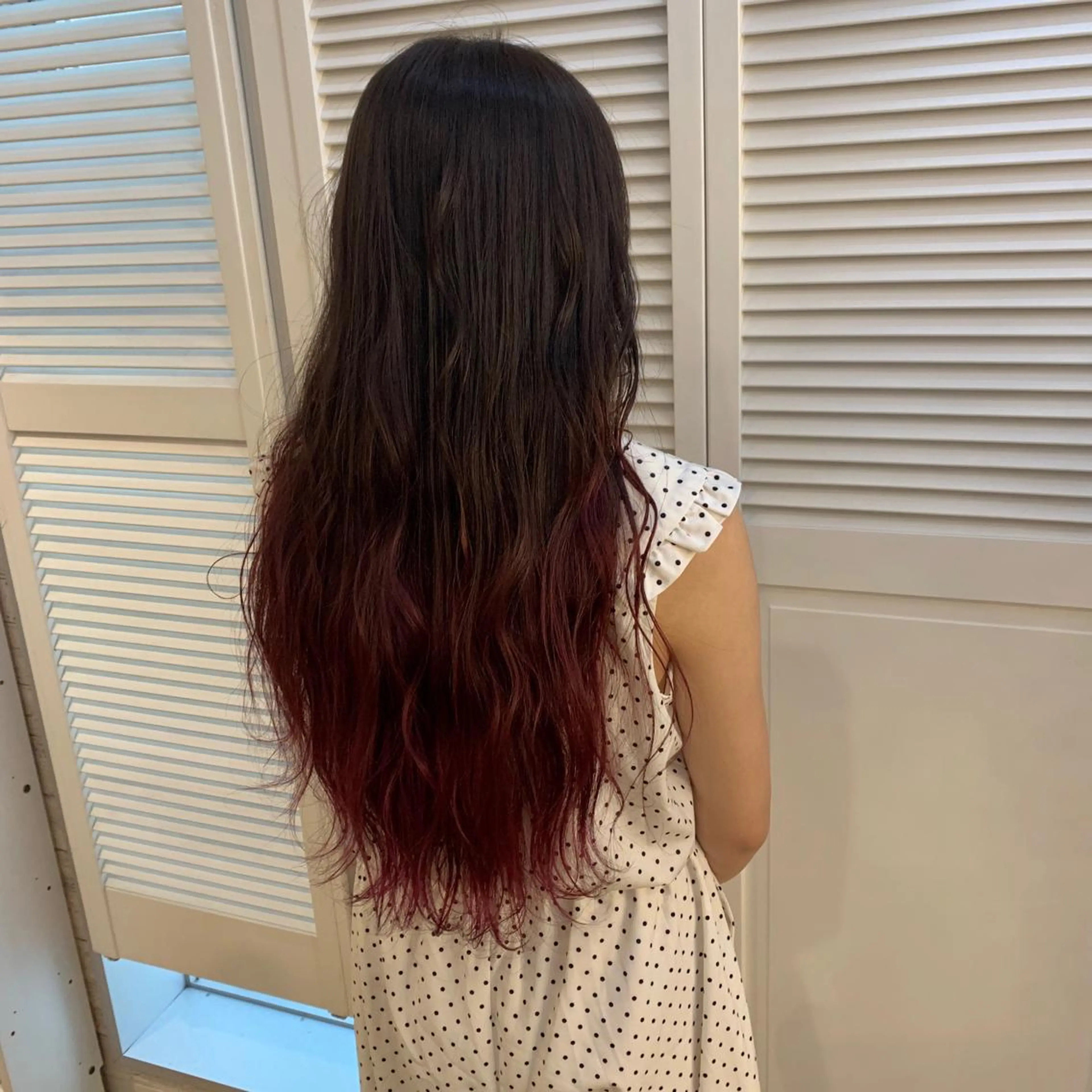 カラー グラデーションカラー 天野 利咲のヘアスタイル