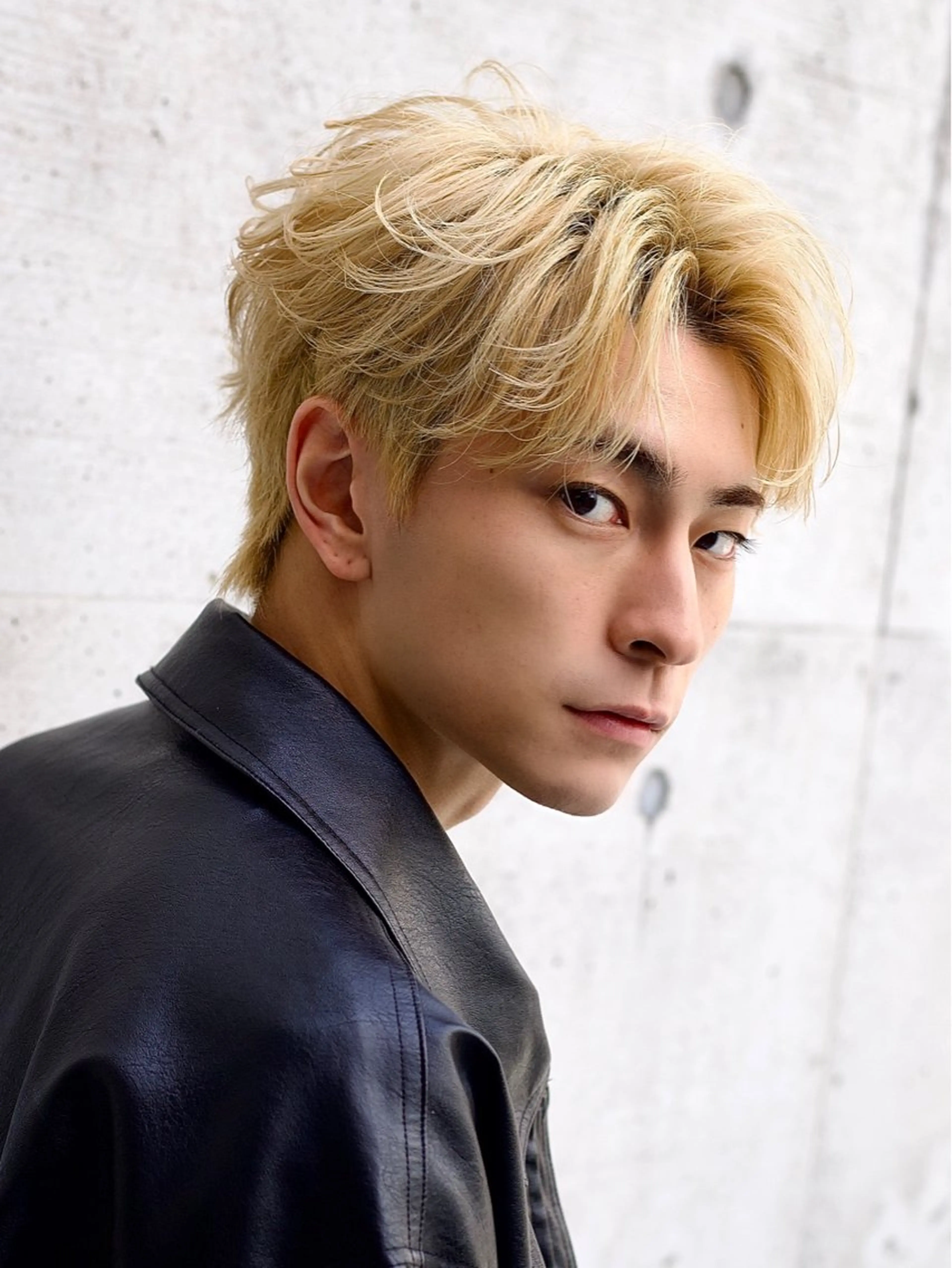 カラー ブリーチ ブロンド 森重 創太のヘアスタイル