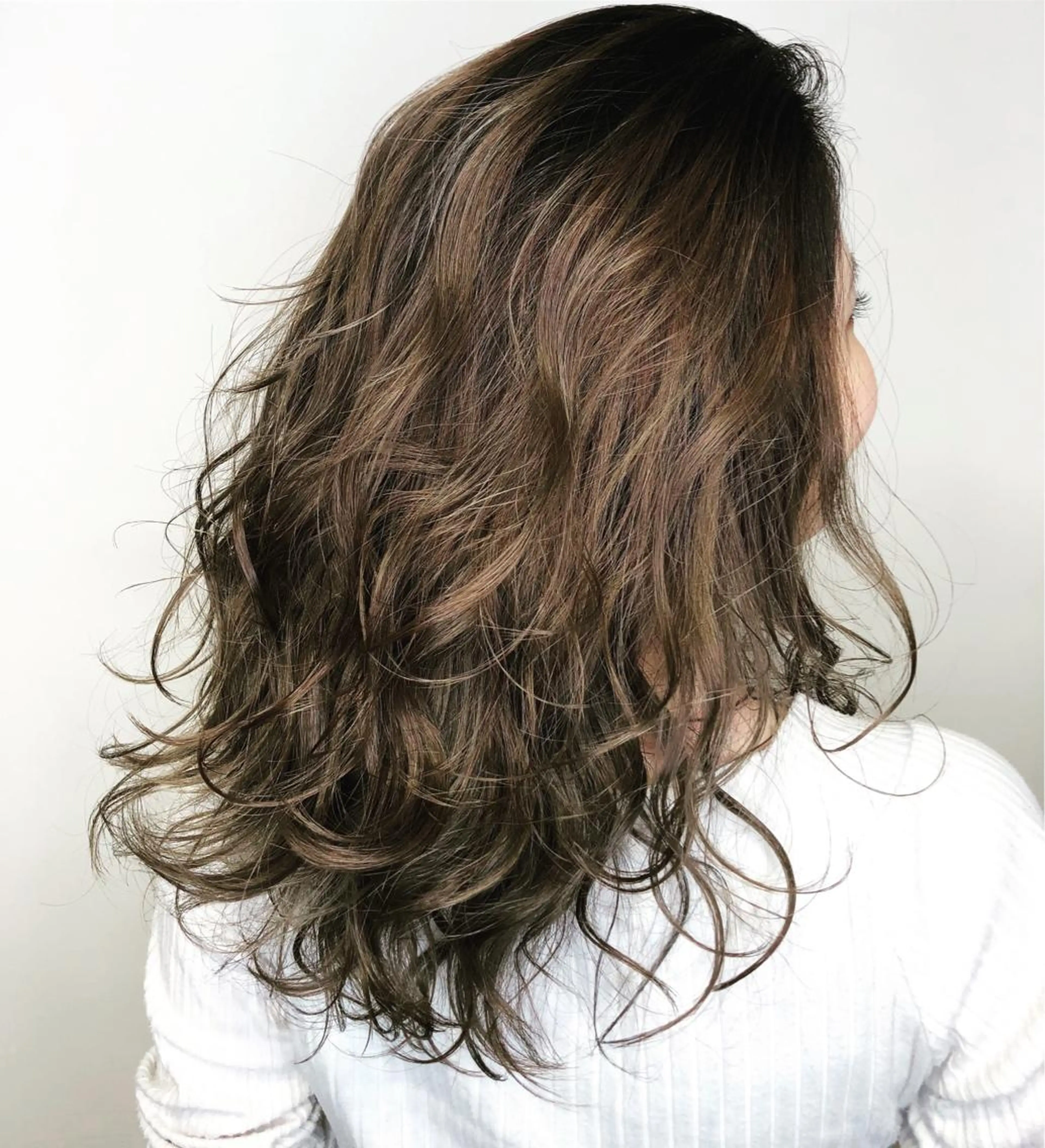 セミロング カラー グラデーションカラー メンズヘア特化 崎田 成人のヘアスタイル