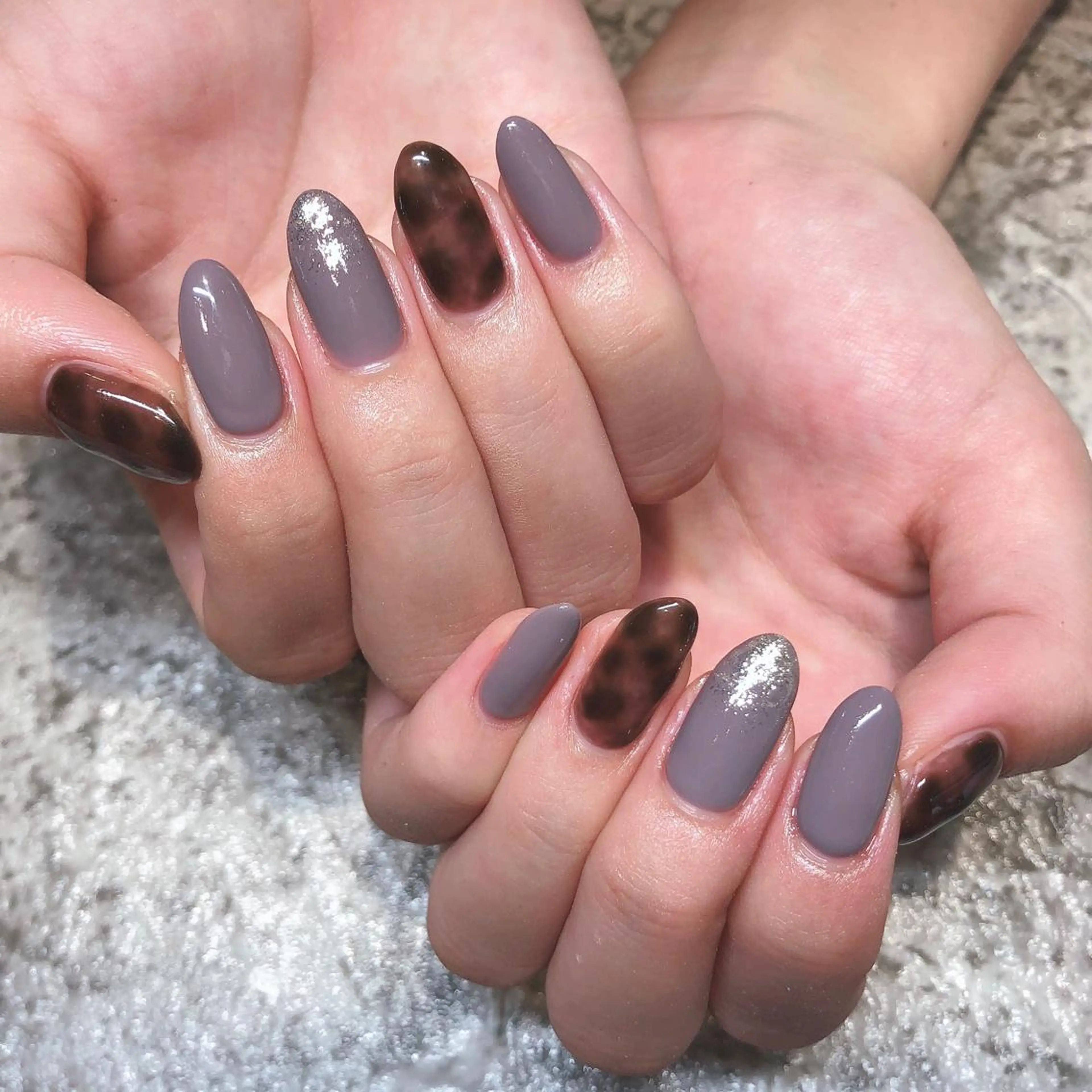 ネイル フットネイル フレンチネイル ジェルネイル ラメ(グリッター) ラメグラデーション NEO Beauty Salon所属・𝐍𝐄𝐎 𝐉𝐔𝐑𝐈のネイルデザイン