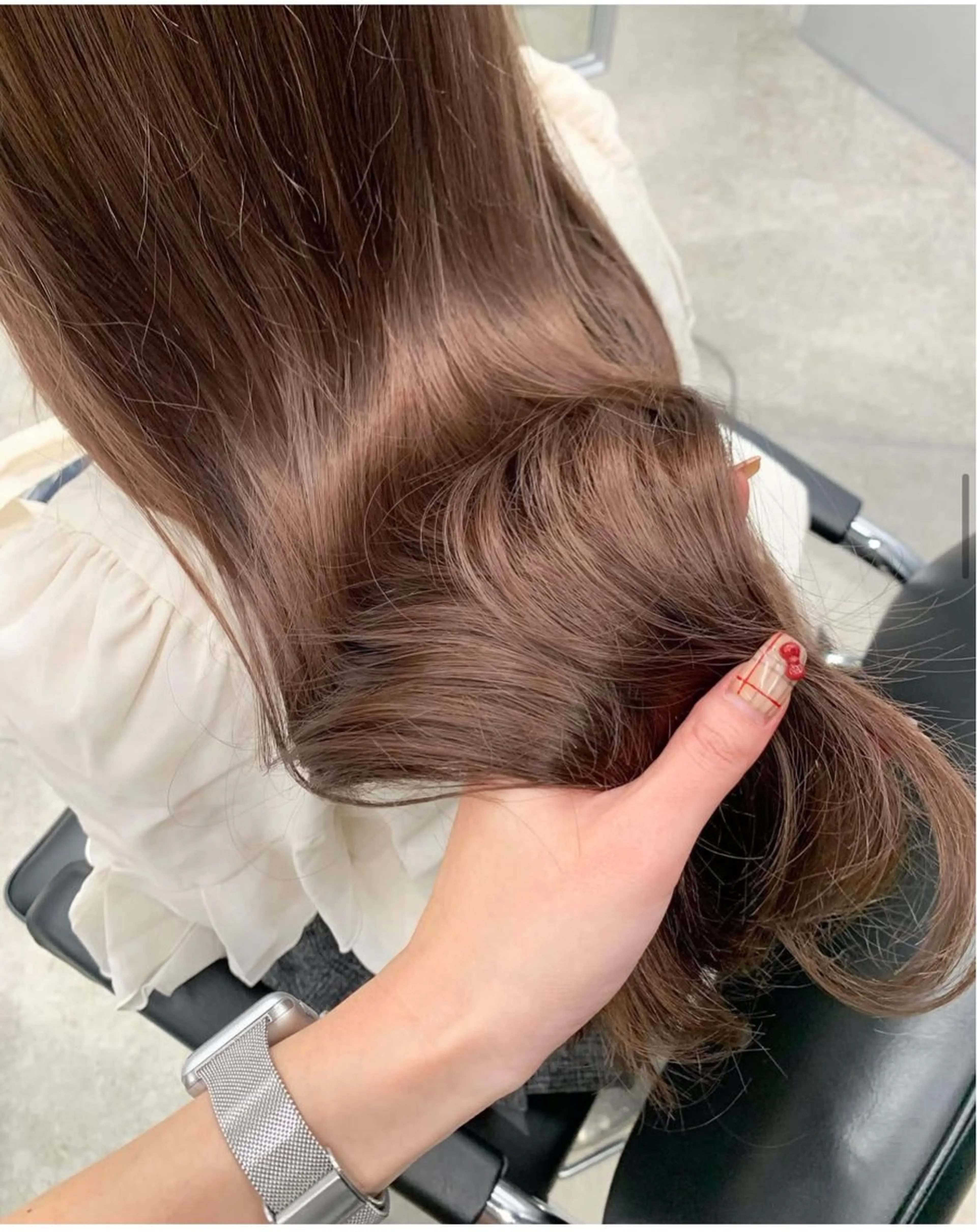 ロング カラー ブリーチ PELE ハイトーン RIMUのヘアスタイル