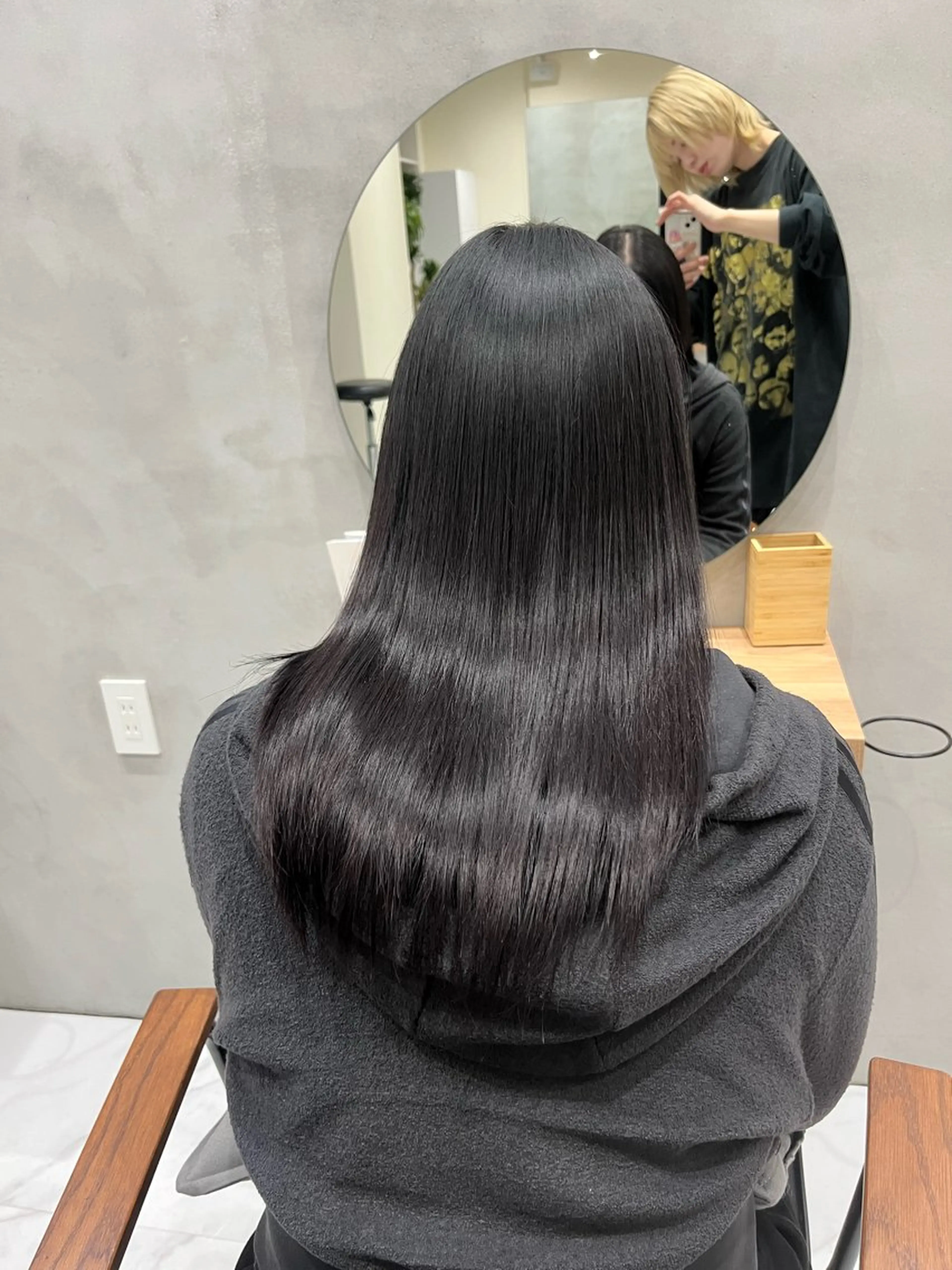 セミロング yuzu 艶カラー/夙川のヘアスタイル