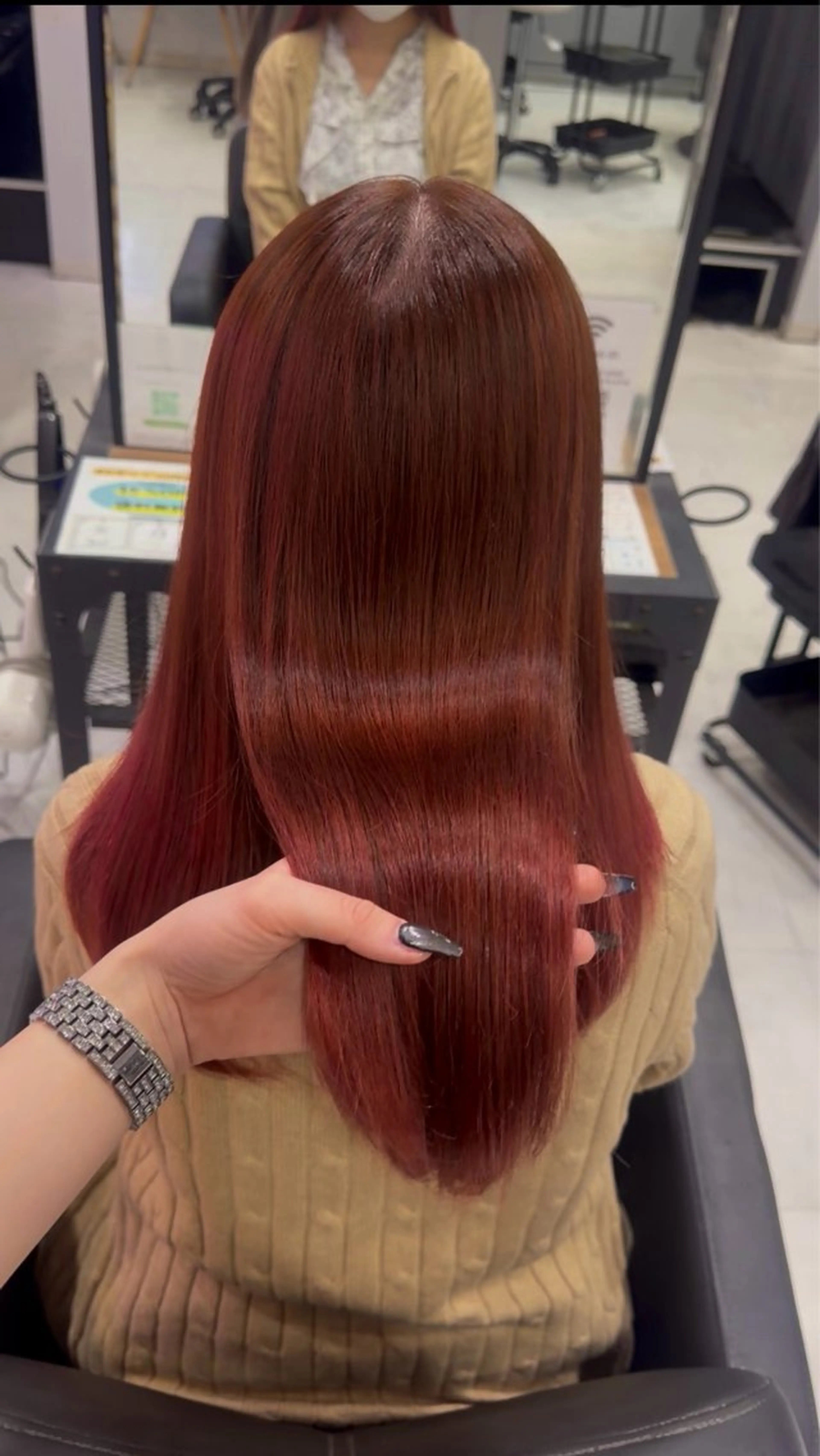 ロング カラー ヘアカラー トリートメント 🦋REISA🦋 エクステ×ハイトーンのヘアスタイル