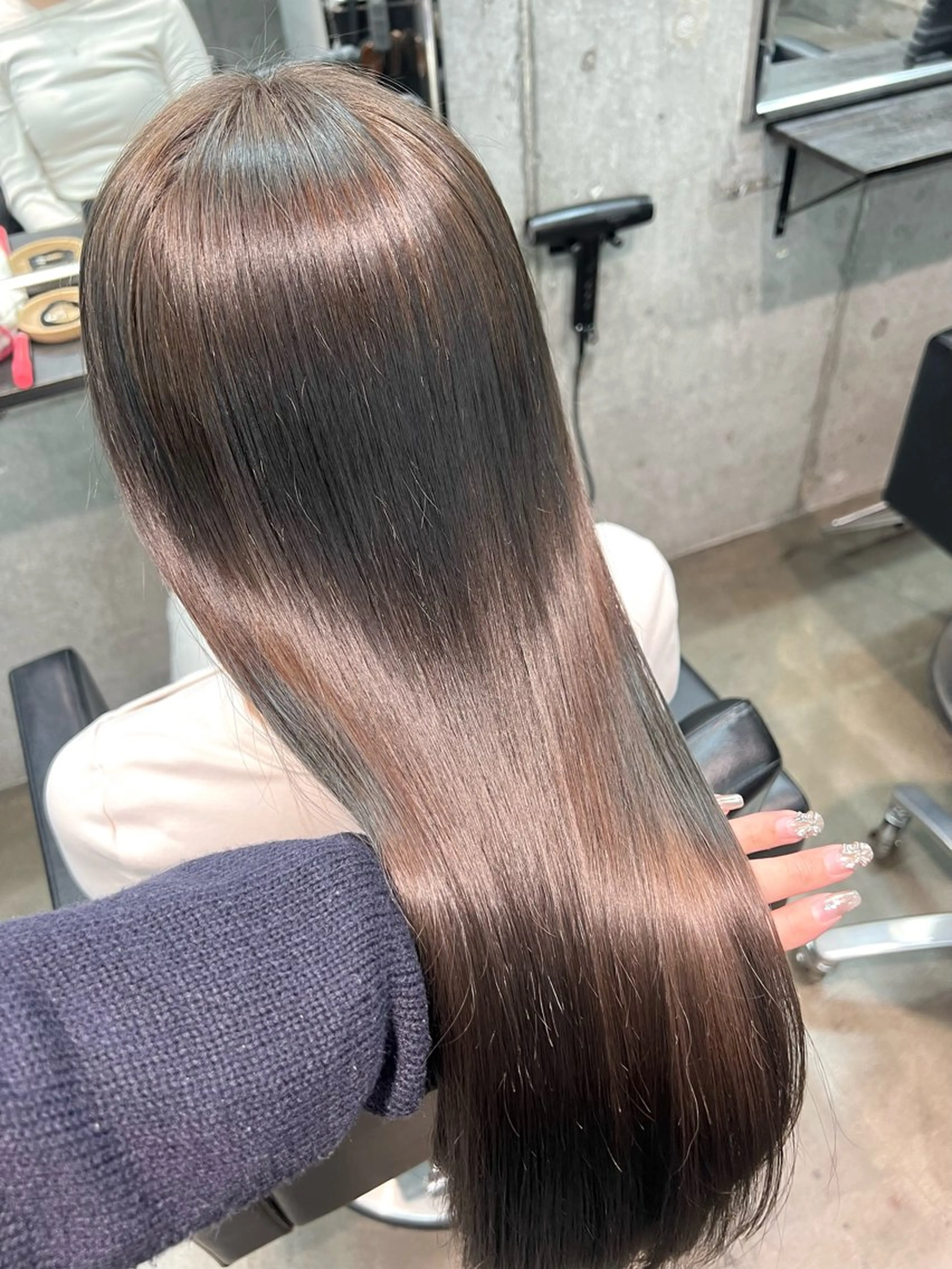 ロング カラー アクアカラー アッシュ アッシュグレー アッシュグレージュ ブリーチ ヘアカラー トリートメント 透明感カラー ✨ 韓国艶髪💗菅原のヘアスタイル