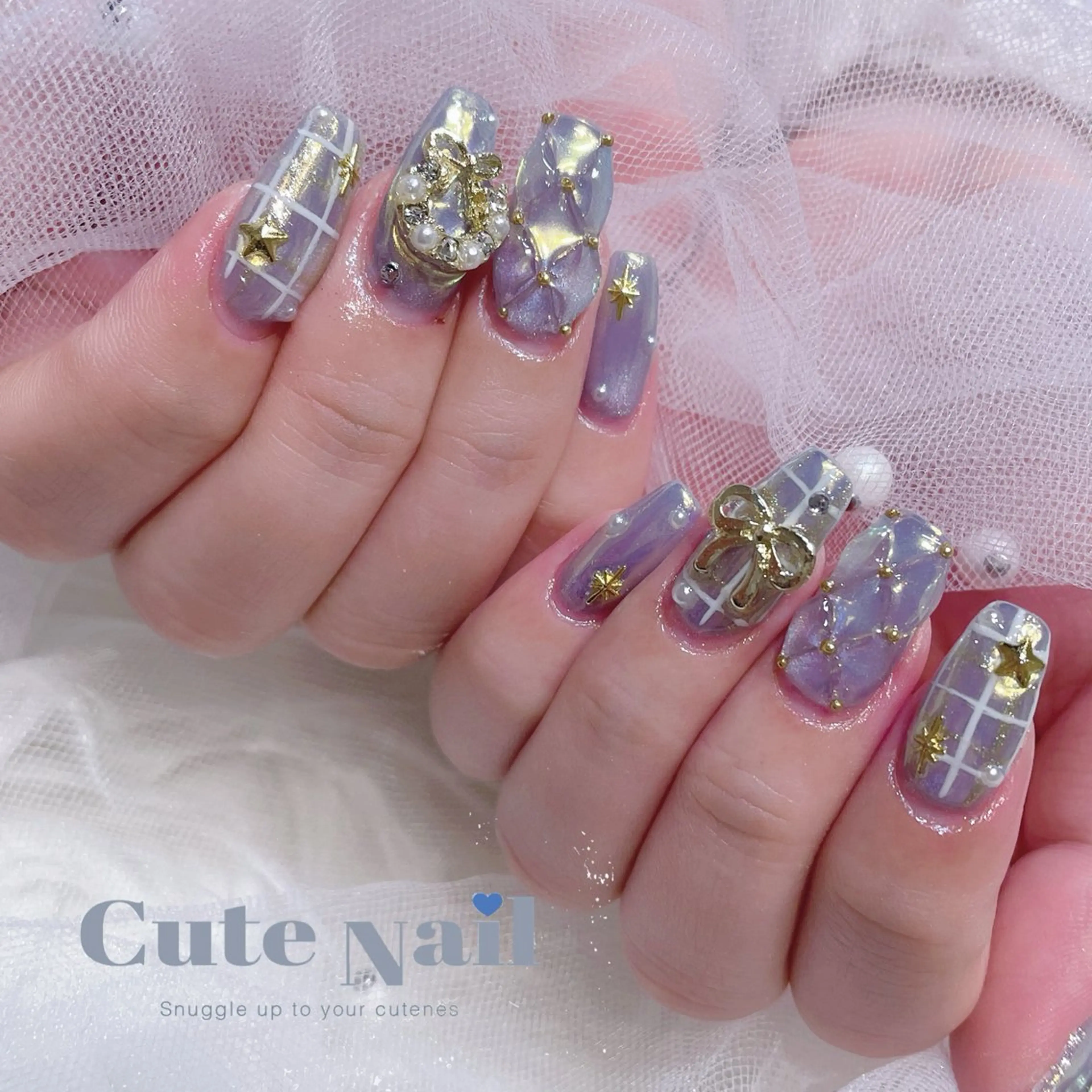 ネイル ️🫧もこ 艶感ネイル🫧のネイルデザイン