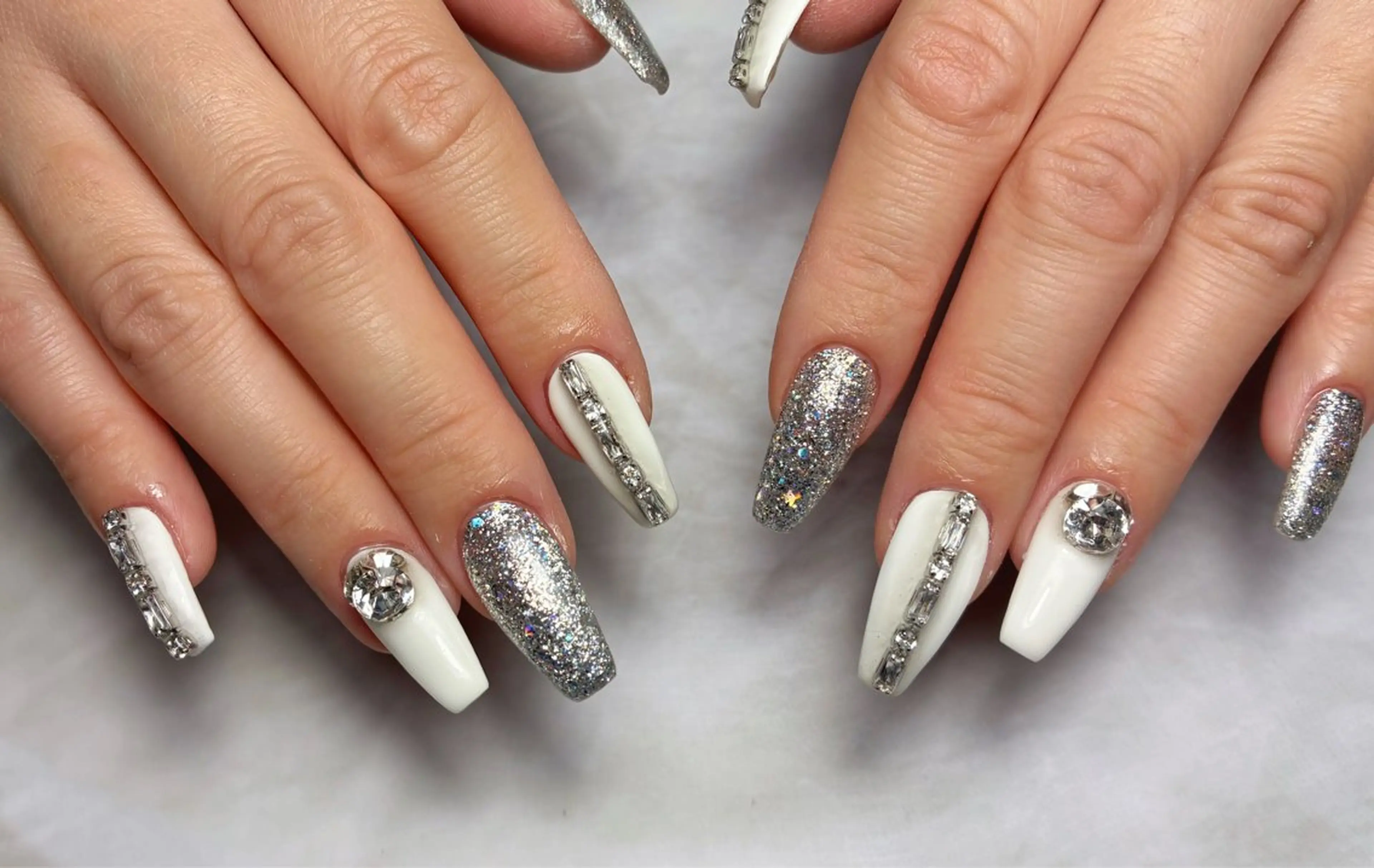 ネイル ハンドネイル ネイルサロン Bebeのネイルデザイン