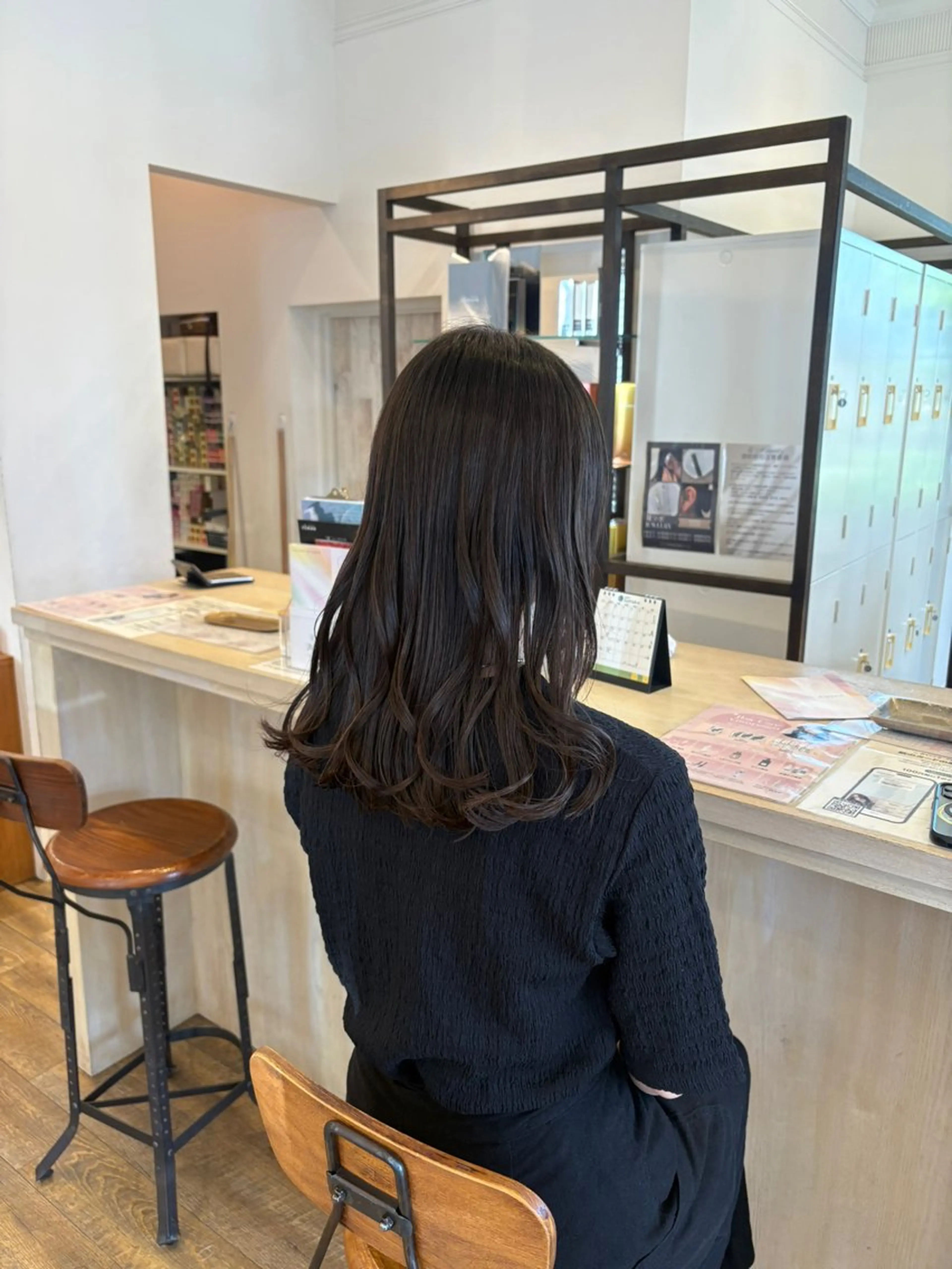 ミディアム LORAN 寺田のヘアスタイル